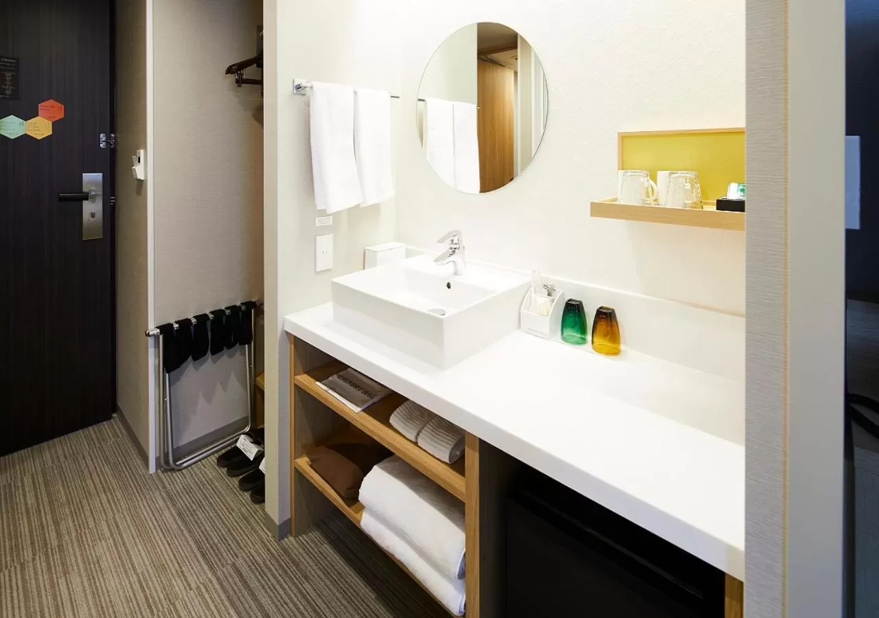 Corner Twin Room with Free access to Lounge - Smoking in Hotel Intergate Kanazawa