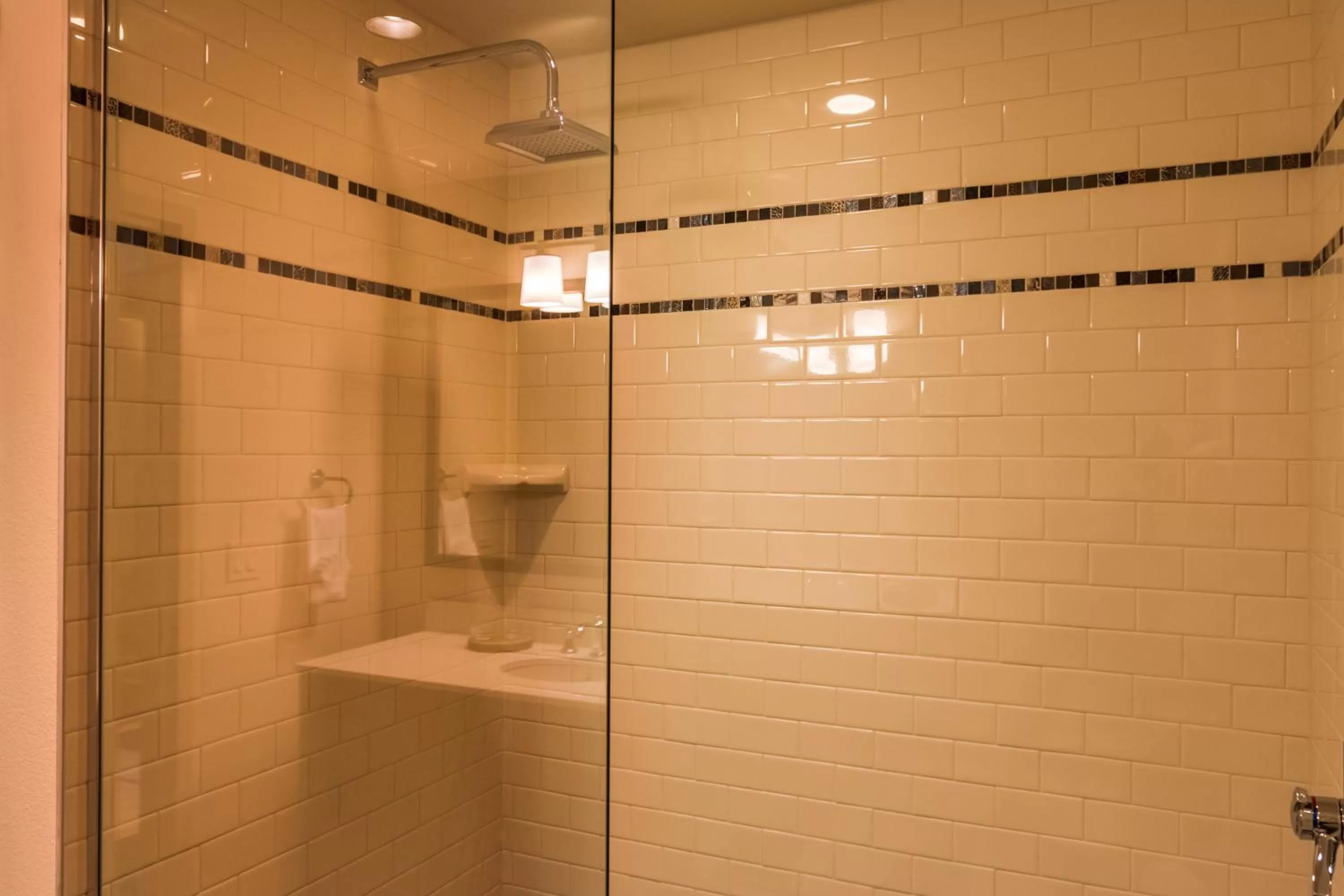 Standard King Room in The Lodge at Columbia Point