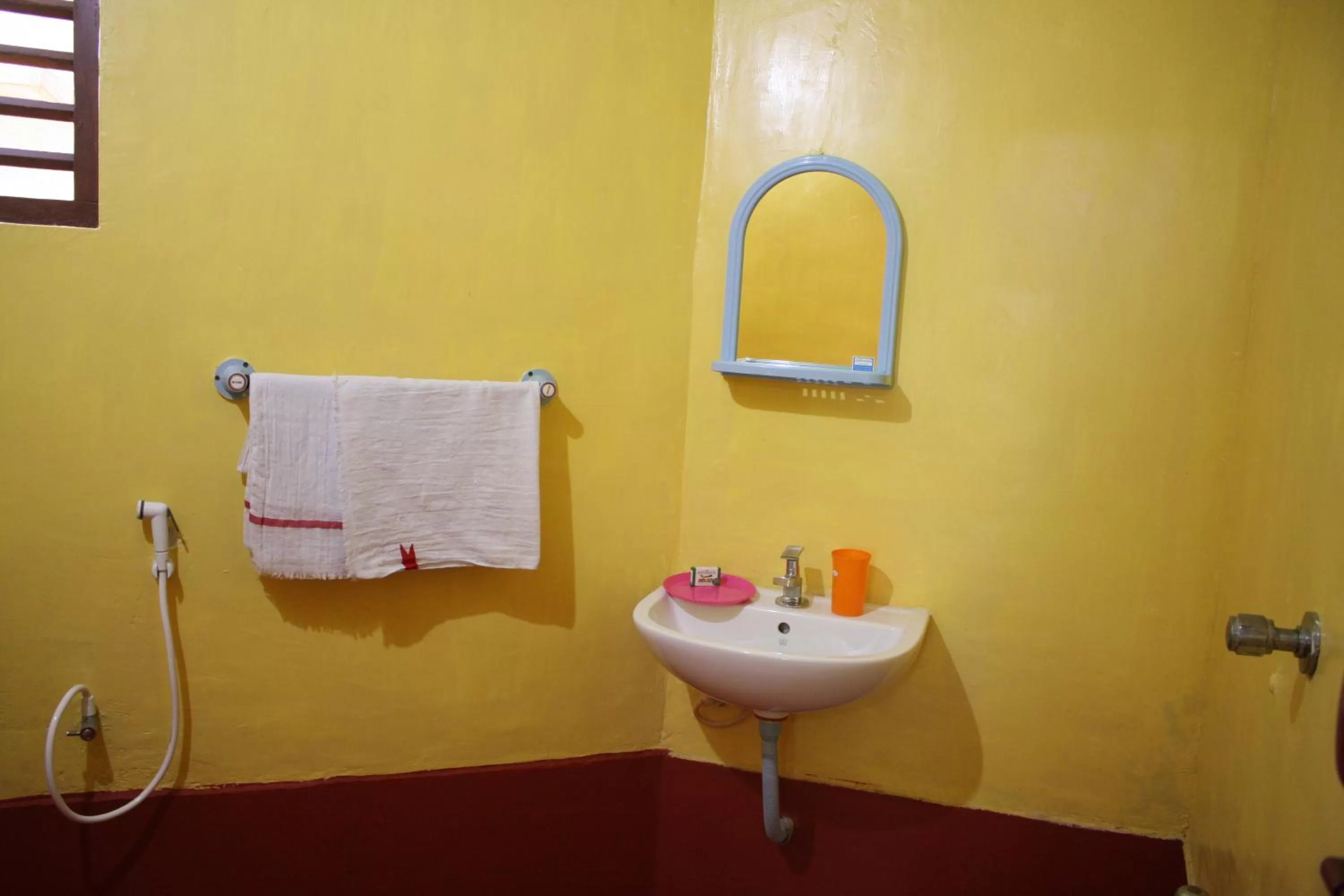 Large Twin Room in Sukriti beach Resort