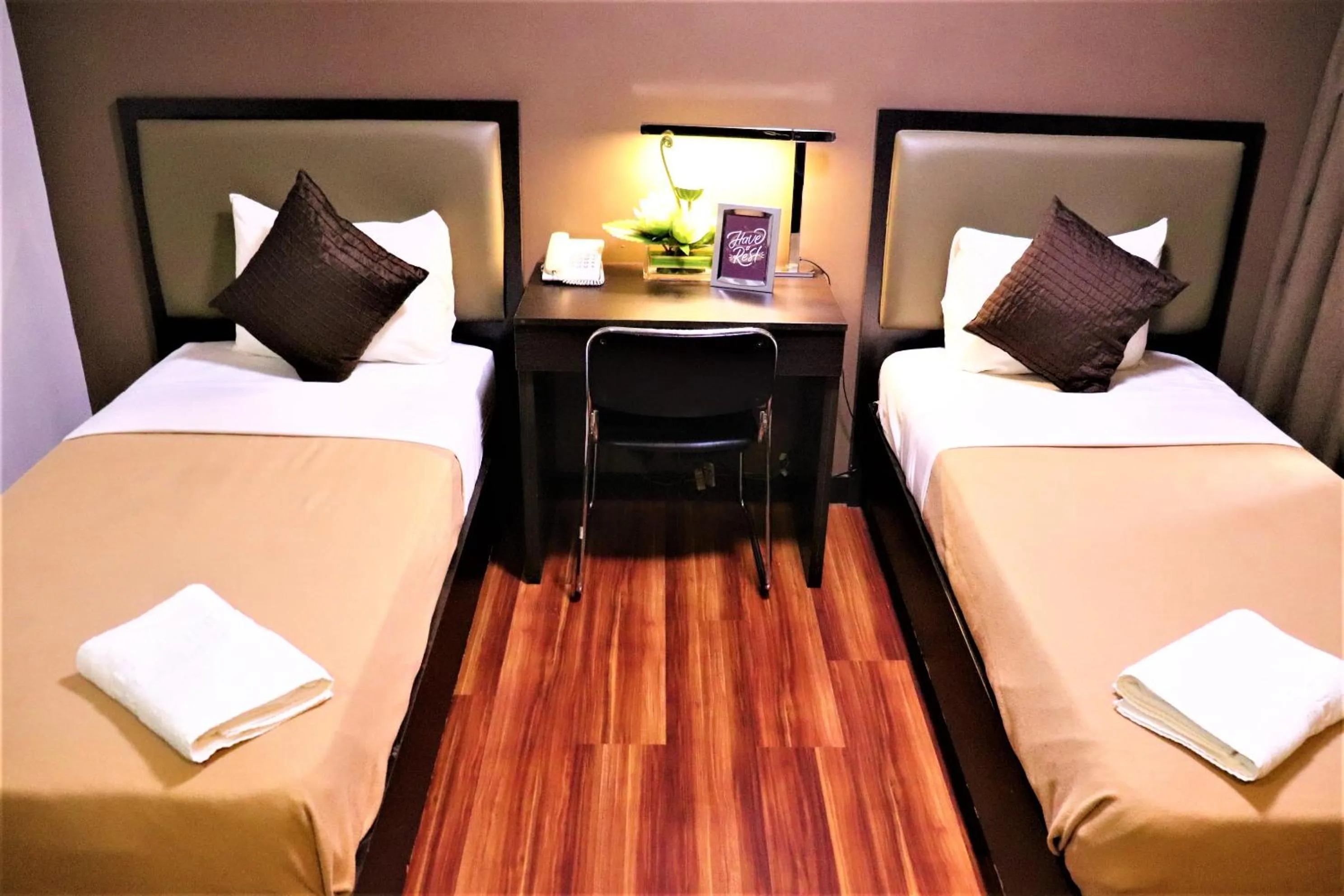 Standard Twin Room in The Studio 18 Residences