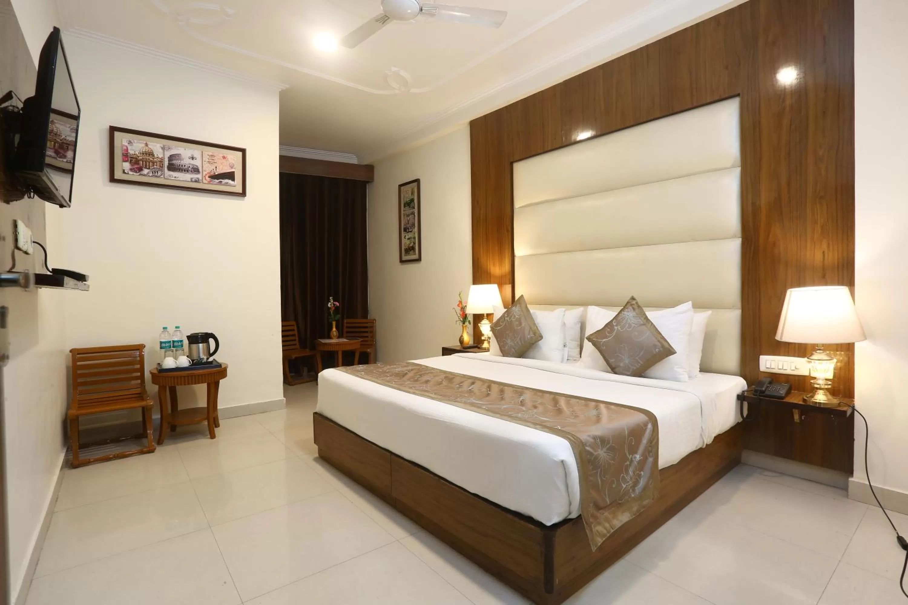 Deluxe Double Room - single occupancy in Hotel Earth