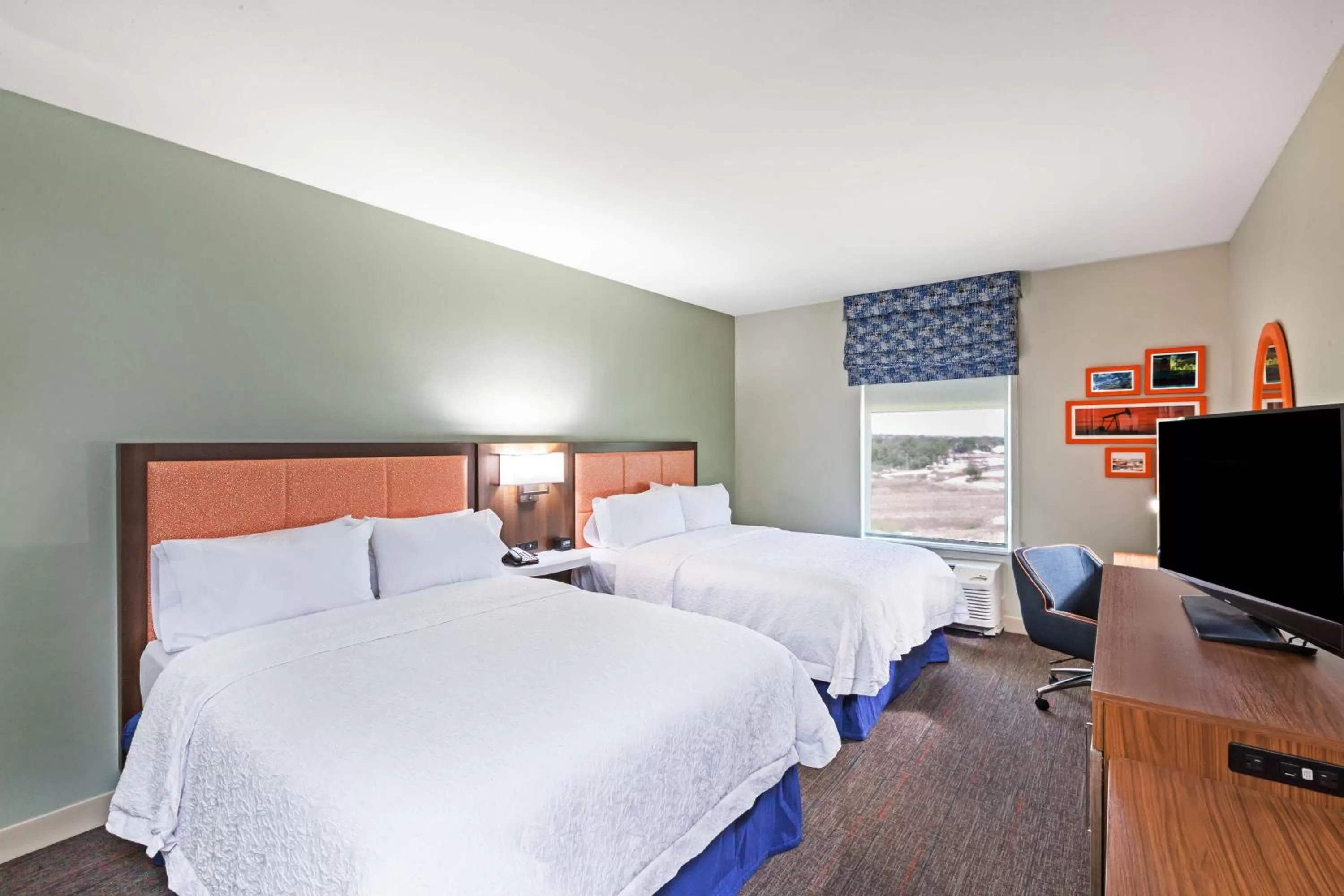 Queen Room with Two Queen Beds (4 Adults) in Hampton Inn Ozona
