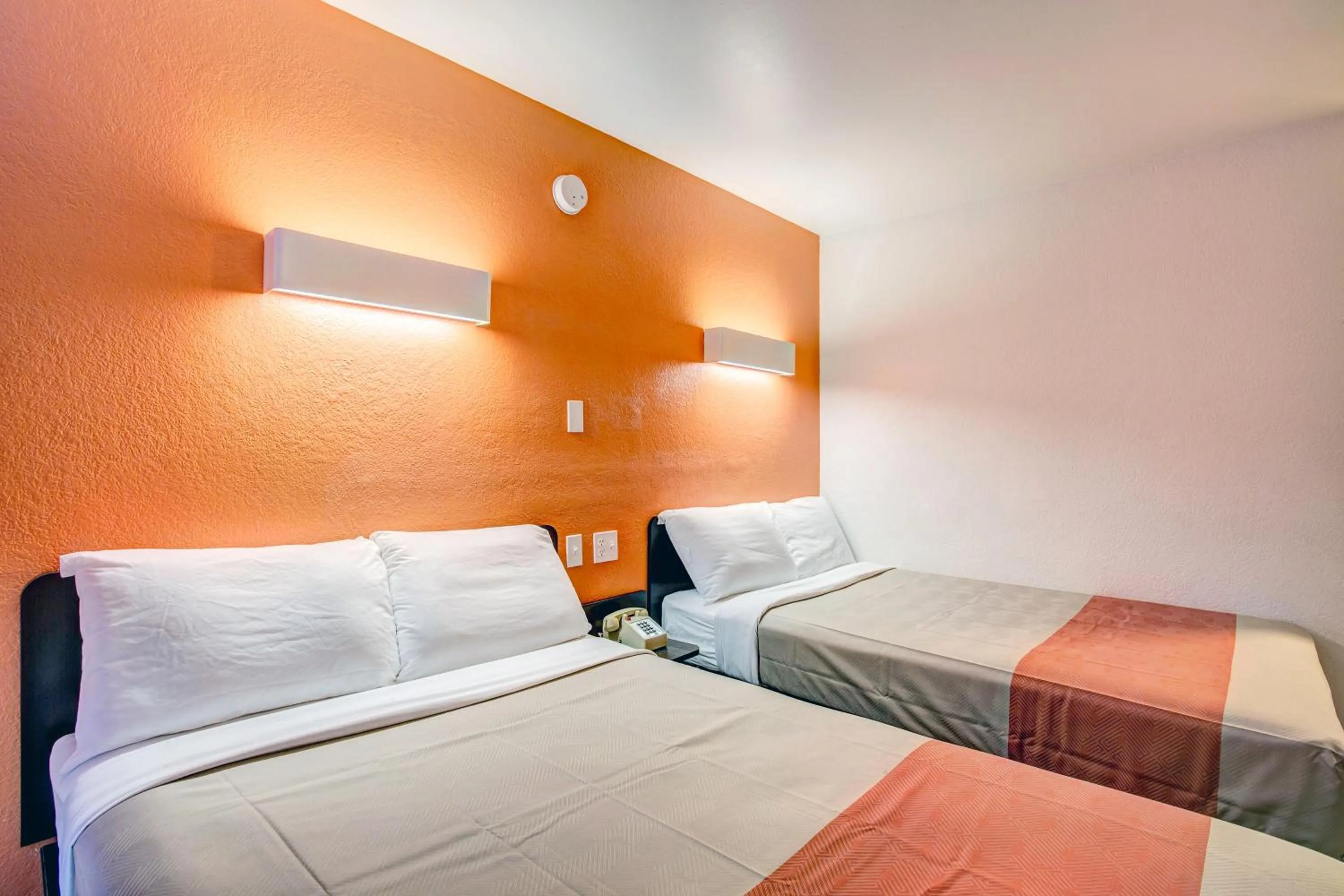 Quadruple Room - Smoking in Motel 6-Murfreesboro, TN