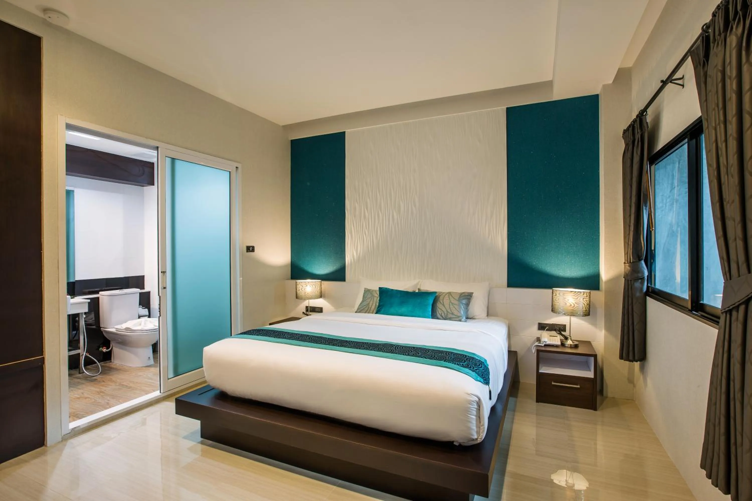 Deluxe King Room in The Nice Krabi Hotel