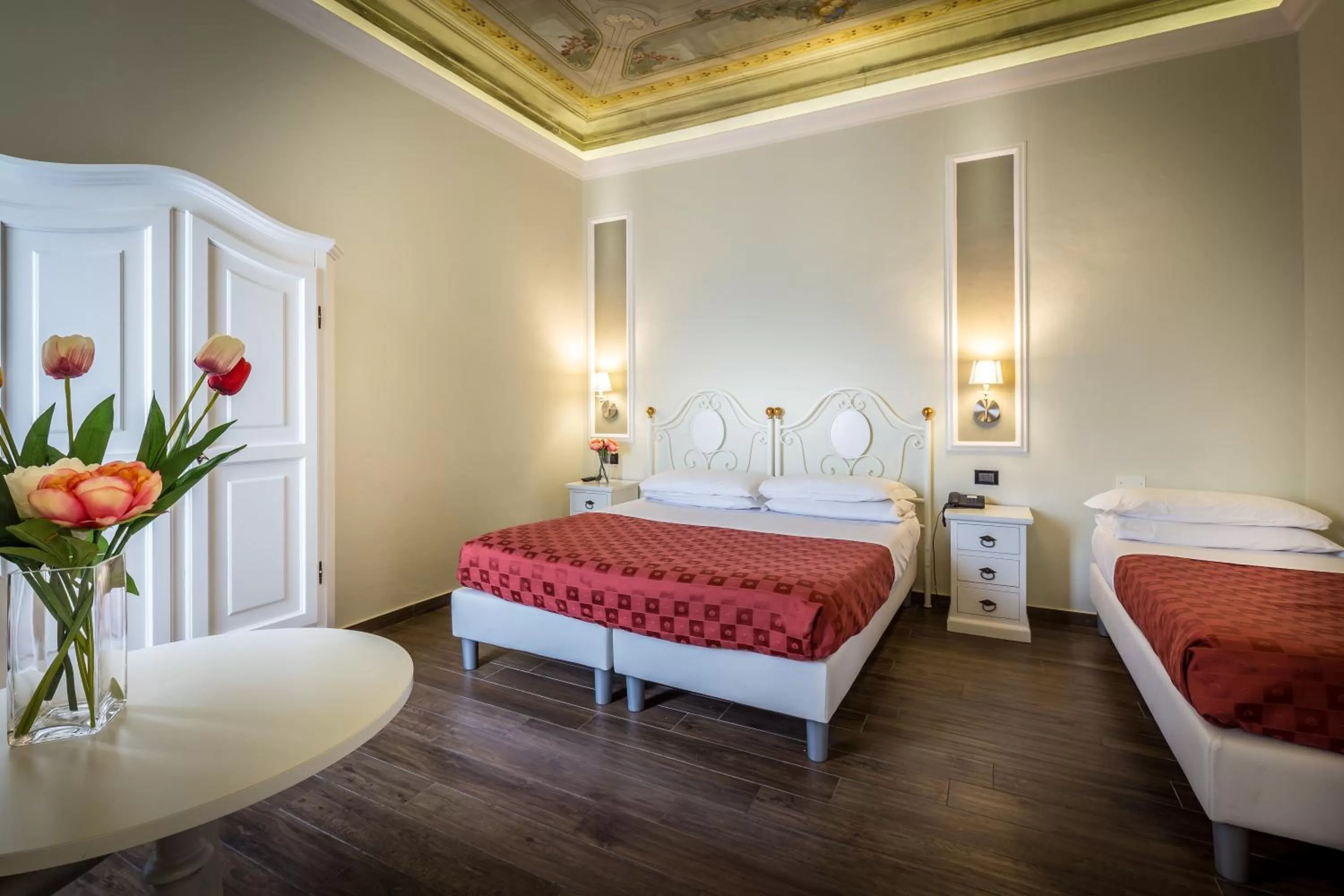 Triple Room in Hotel Ferrucci