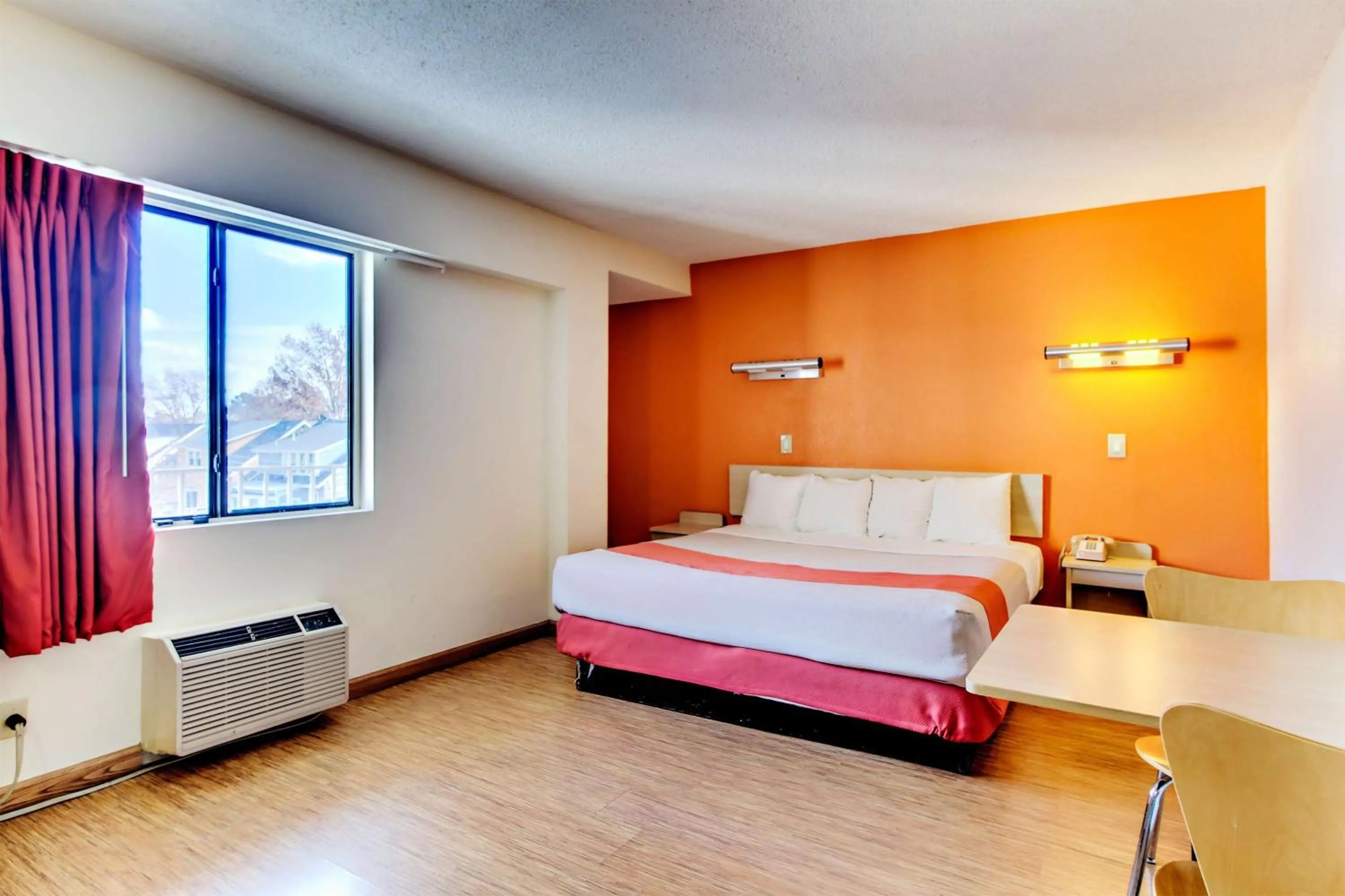 King Room - Smoking  in Motel 6-Washington, DC