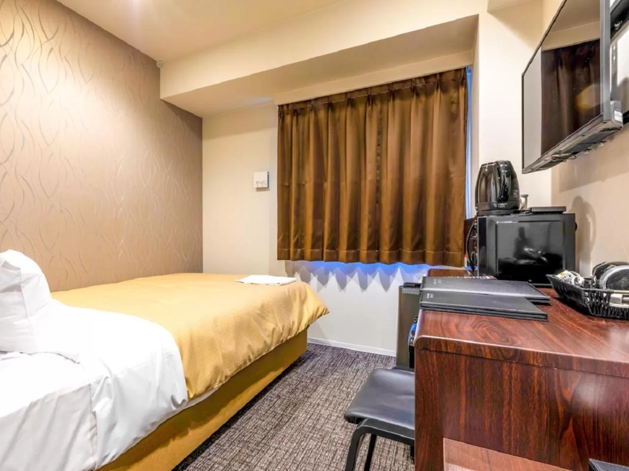 Double Room with Small Double Bed - single occupancy - Smoking in HOTEL LiVEMAX Okazaki