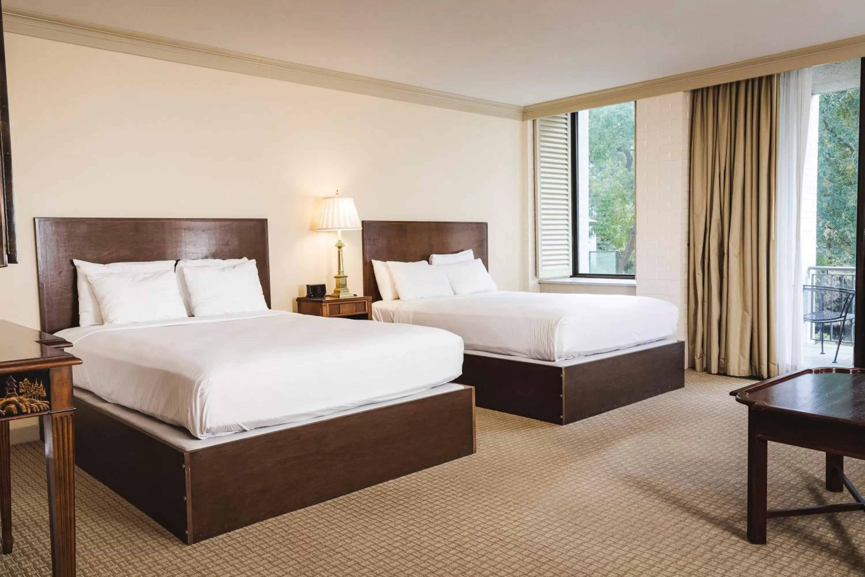 Deluxe Queen Room in Griffin Hotel, an official Colonial Williamsburg Hotel