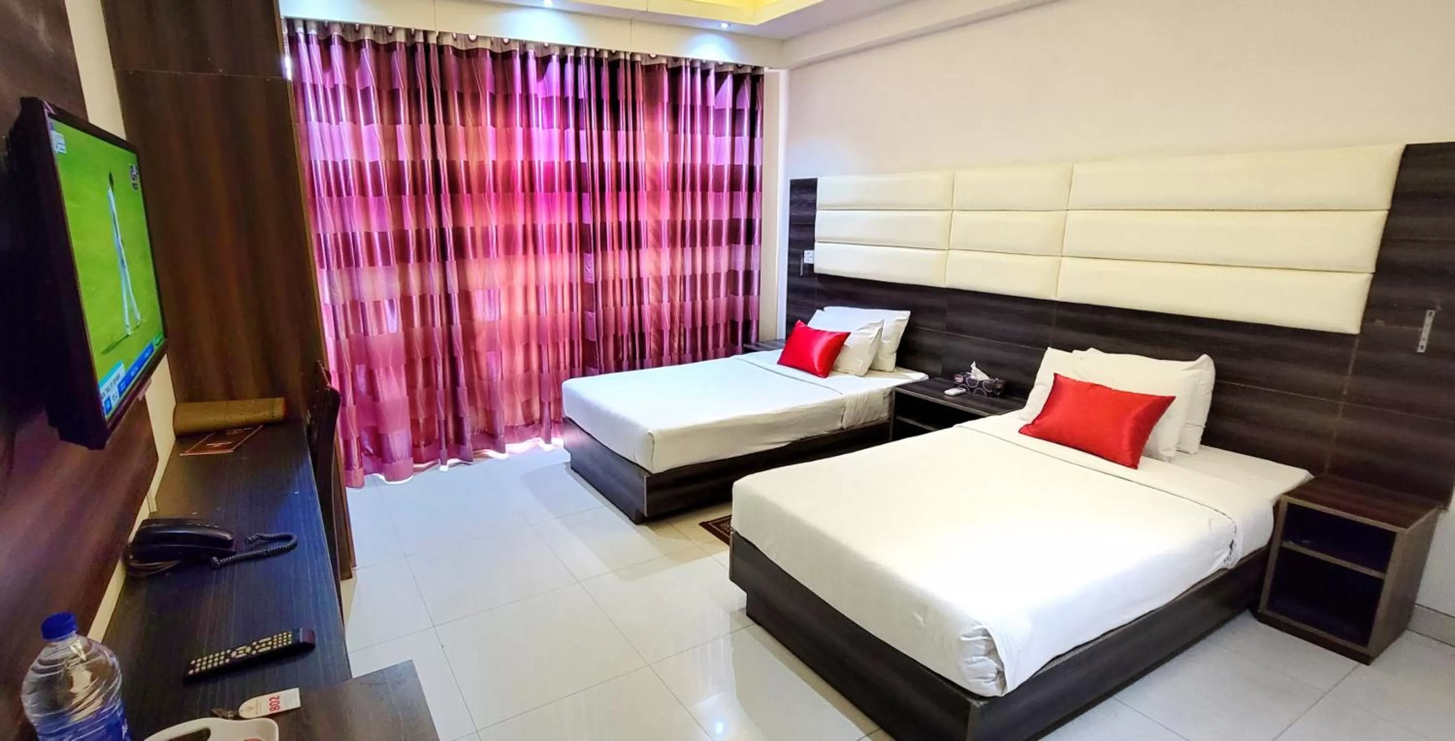 Deluxe Twin Room in Hotel Afford Inn