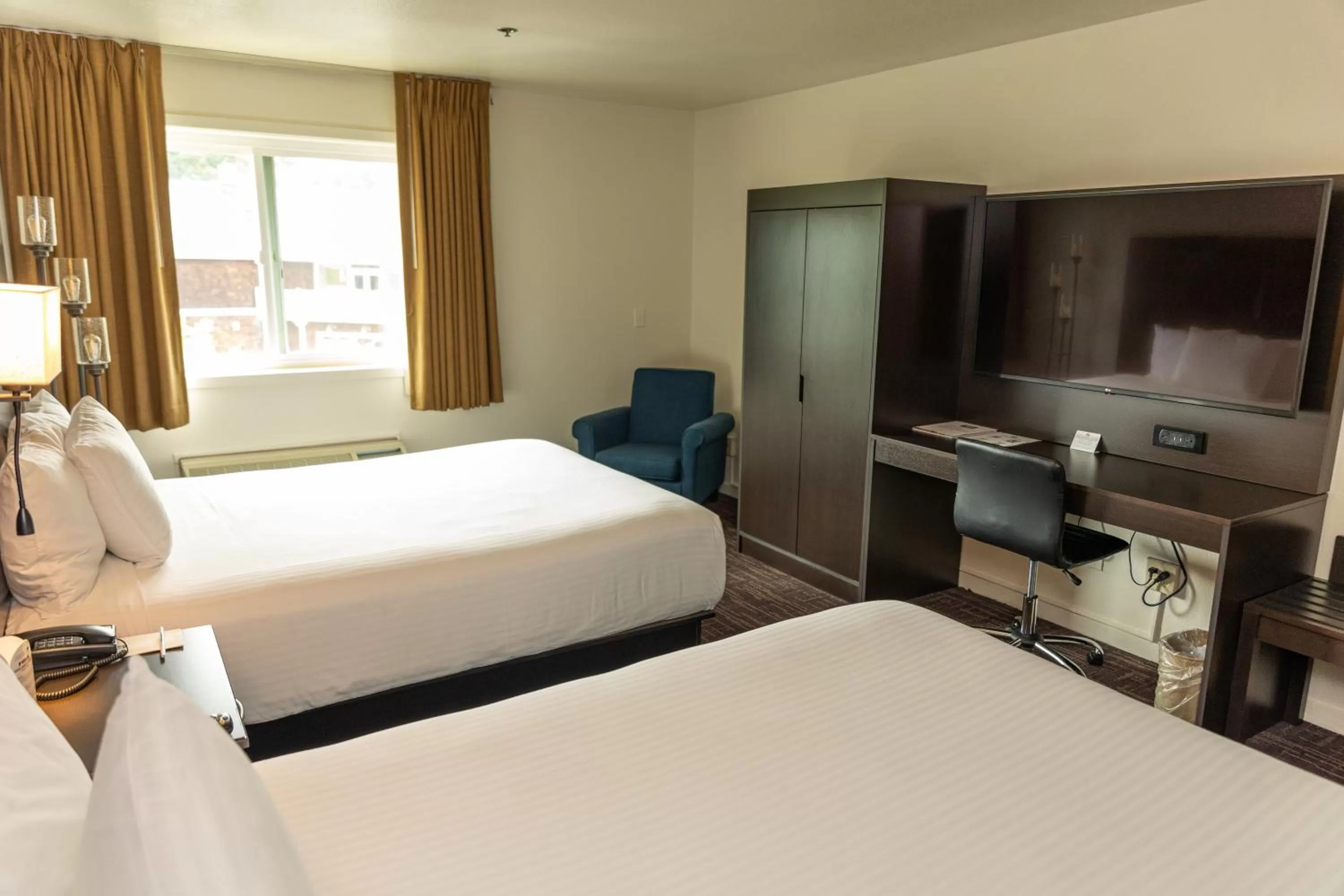 Standard  Room in Lake Natoma Inn