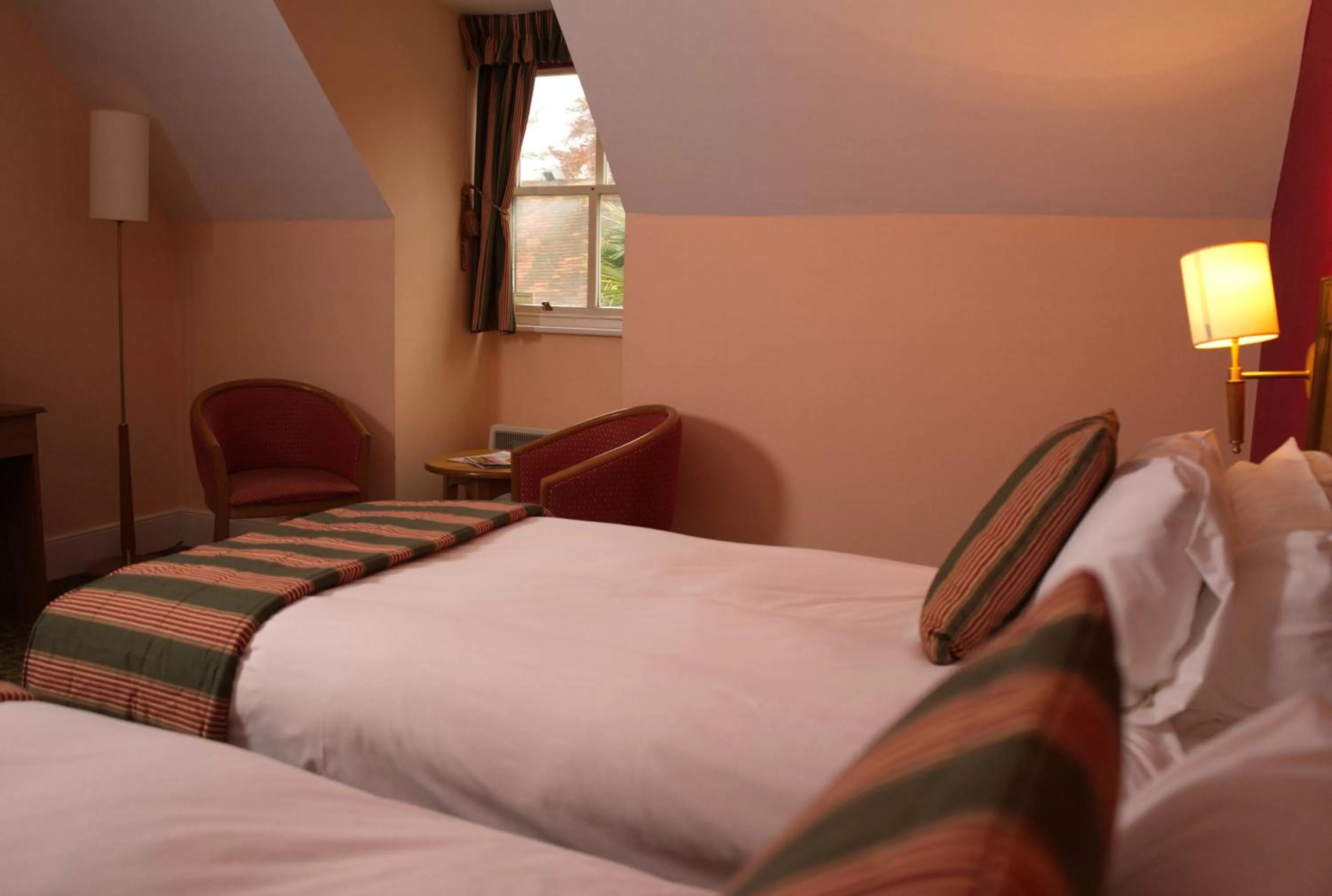 Twin Room in The Catherine Wheel Wetherspoon Hotel