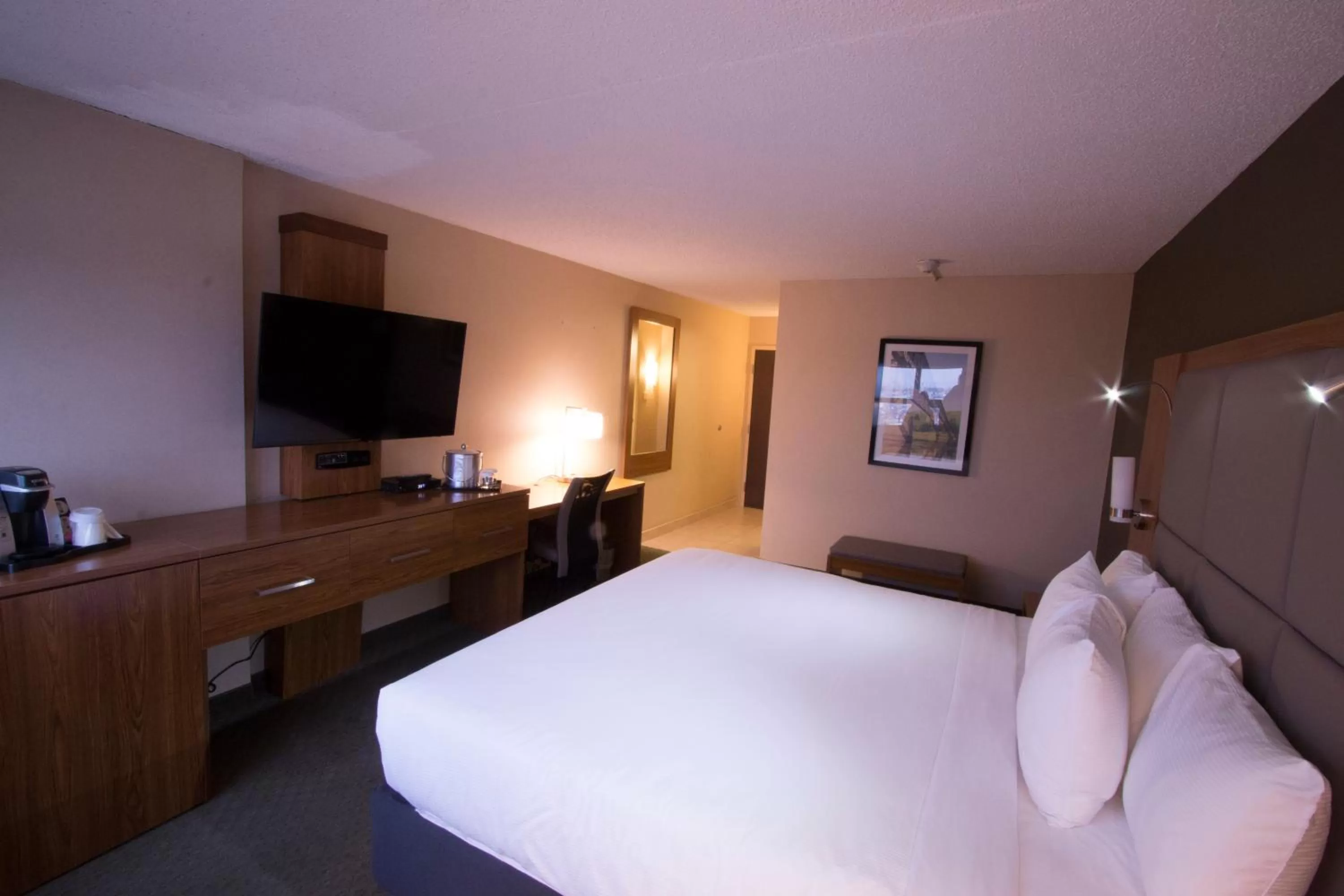 Standard King Room in Ramada by Wyndham Northern Grand Hotel & Conference Centre