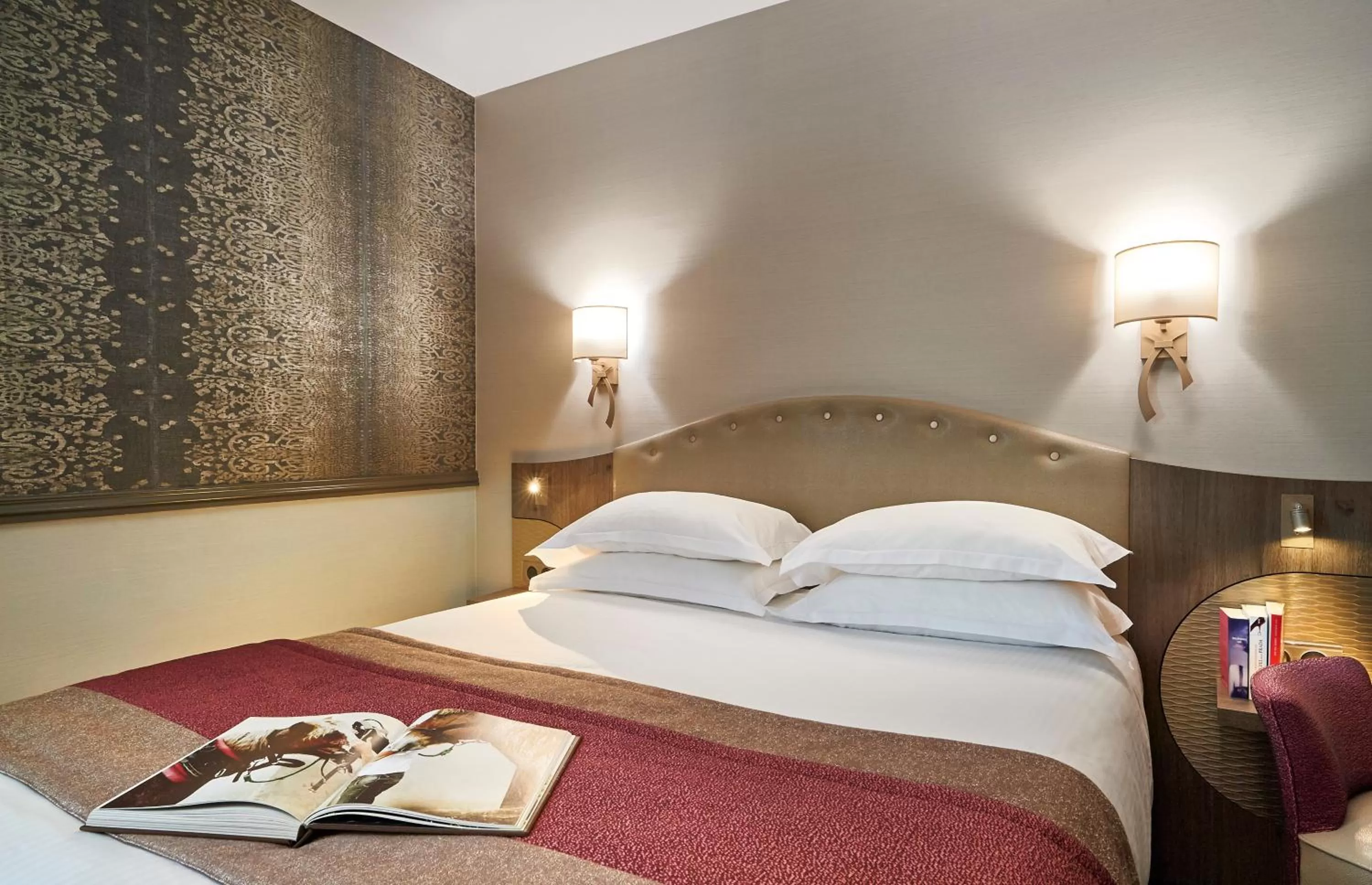 Standard small room in Best Western Premier HBEO Bordeaux Centre