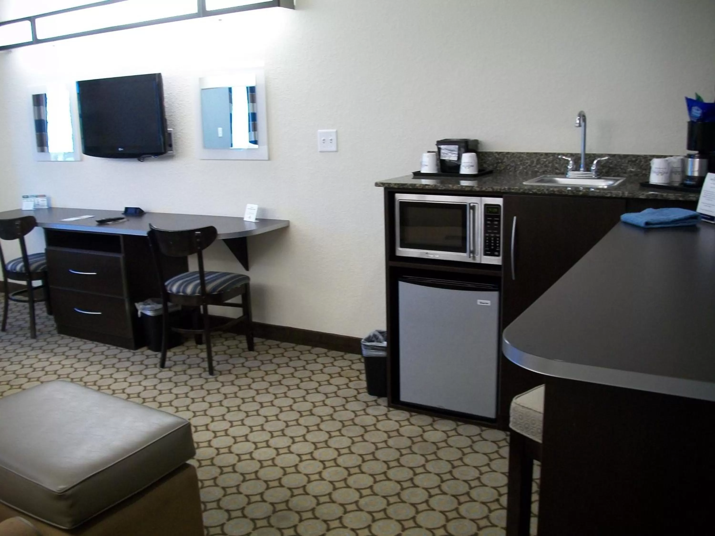 Superior Queen Suite - Non-Smoking in Microtel Inn & Suites by Wyndham Spring Hill/Weeki Wachee