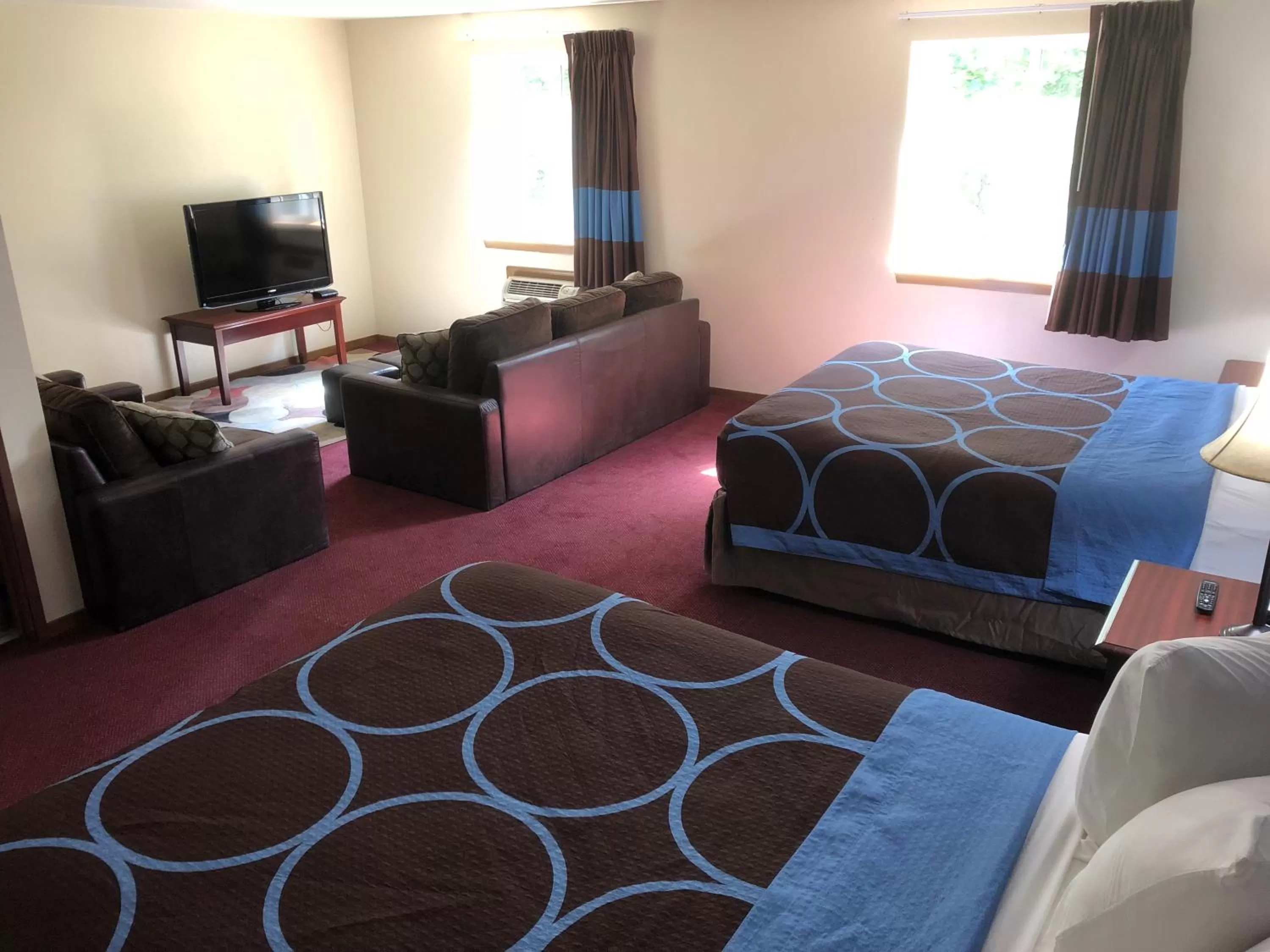 Queen Suite with Two Queen Beds - Non-Smoking in Super 8 by Wyndham Lewiston