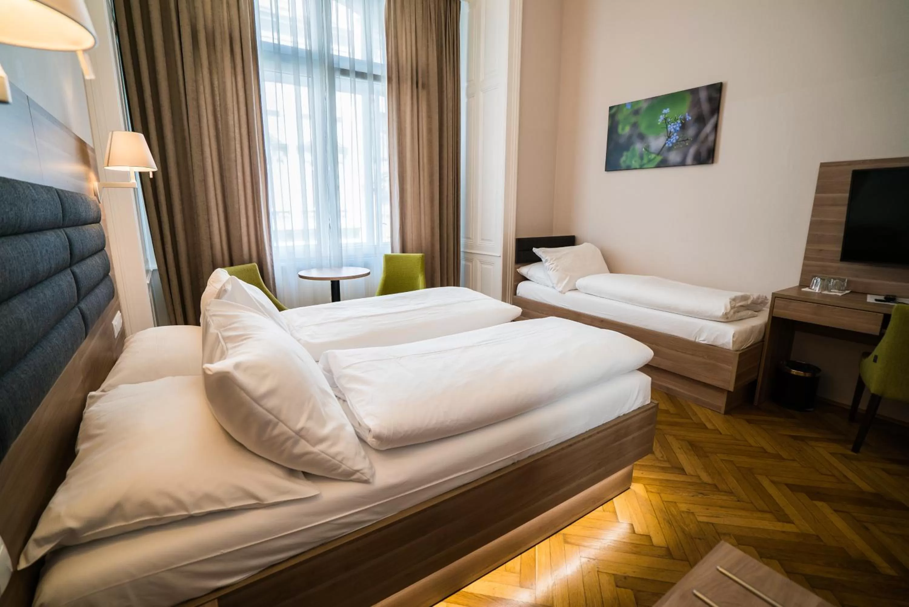 Triple Room in Hotel Marc Aurel - Vienna City Center