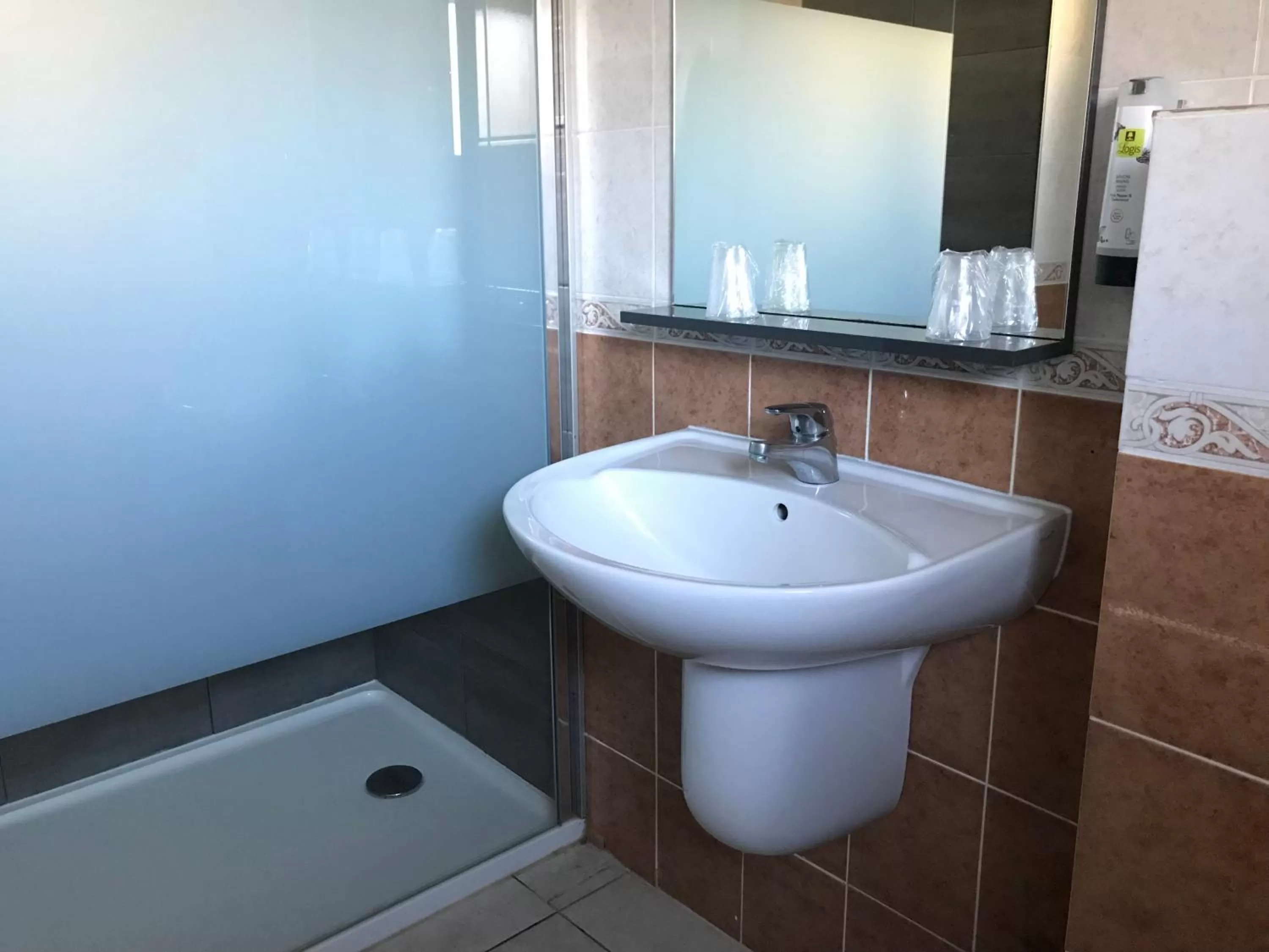 Double Room with Garden View in Logis - Hostellerie Le Chatel Nangis