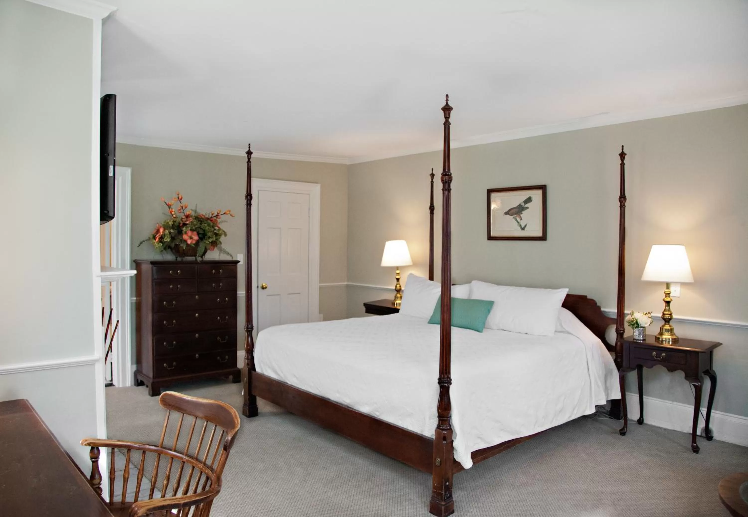 Deluxe King Room in Concord's Colonial Inn