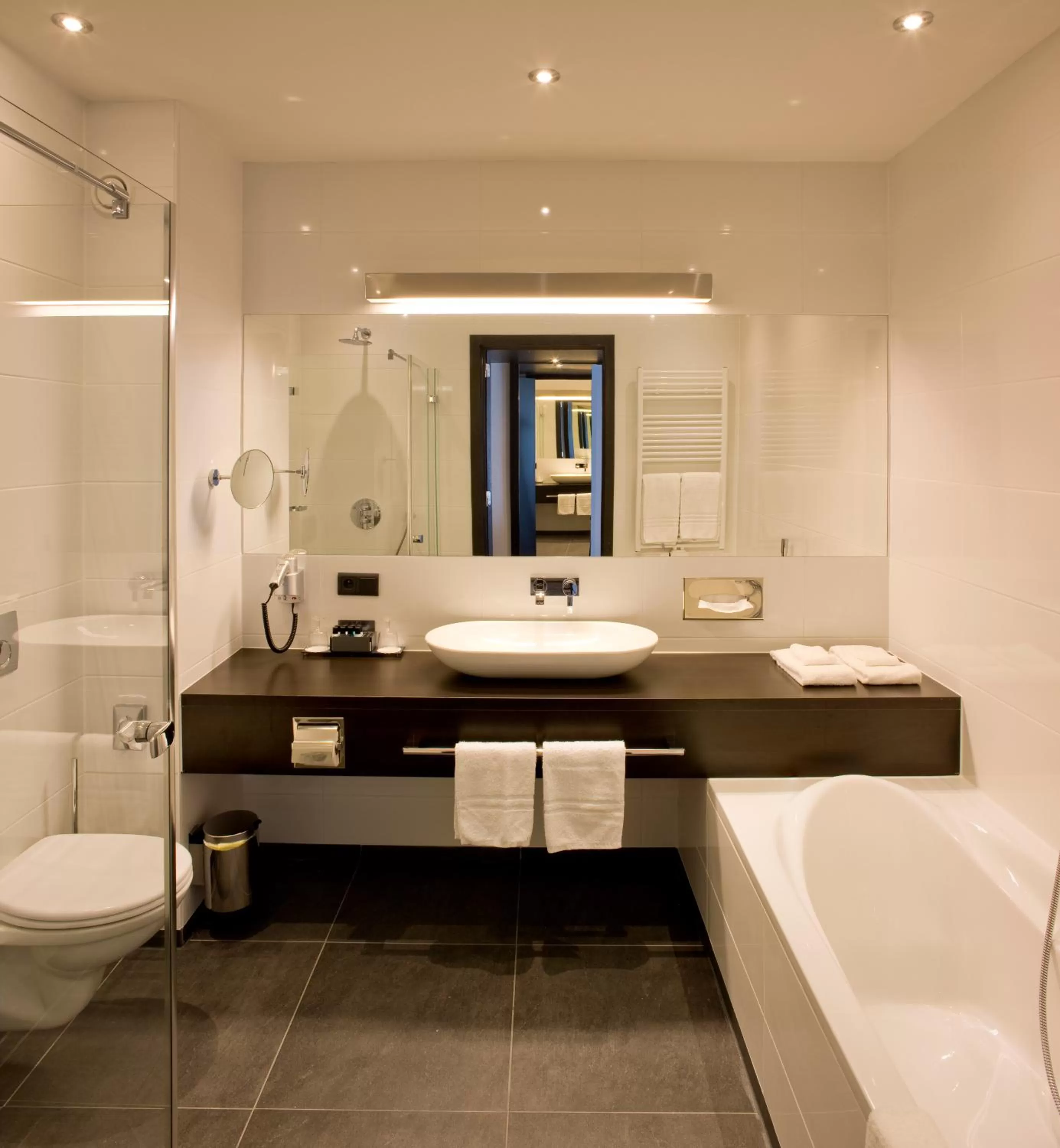 Family Room (2 Adults + 2 Children) in Van Der Valk Hotel Brugge Oostkamp