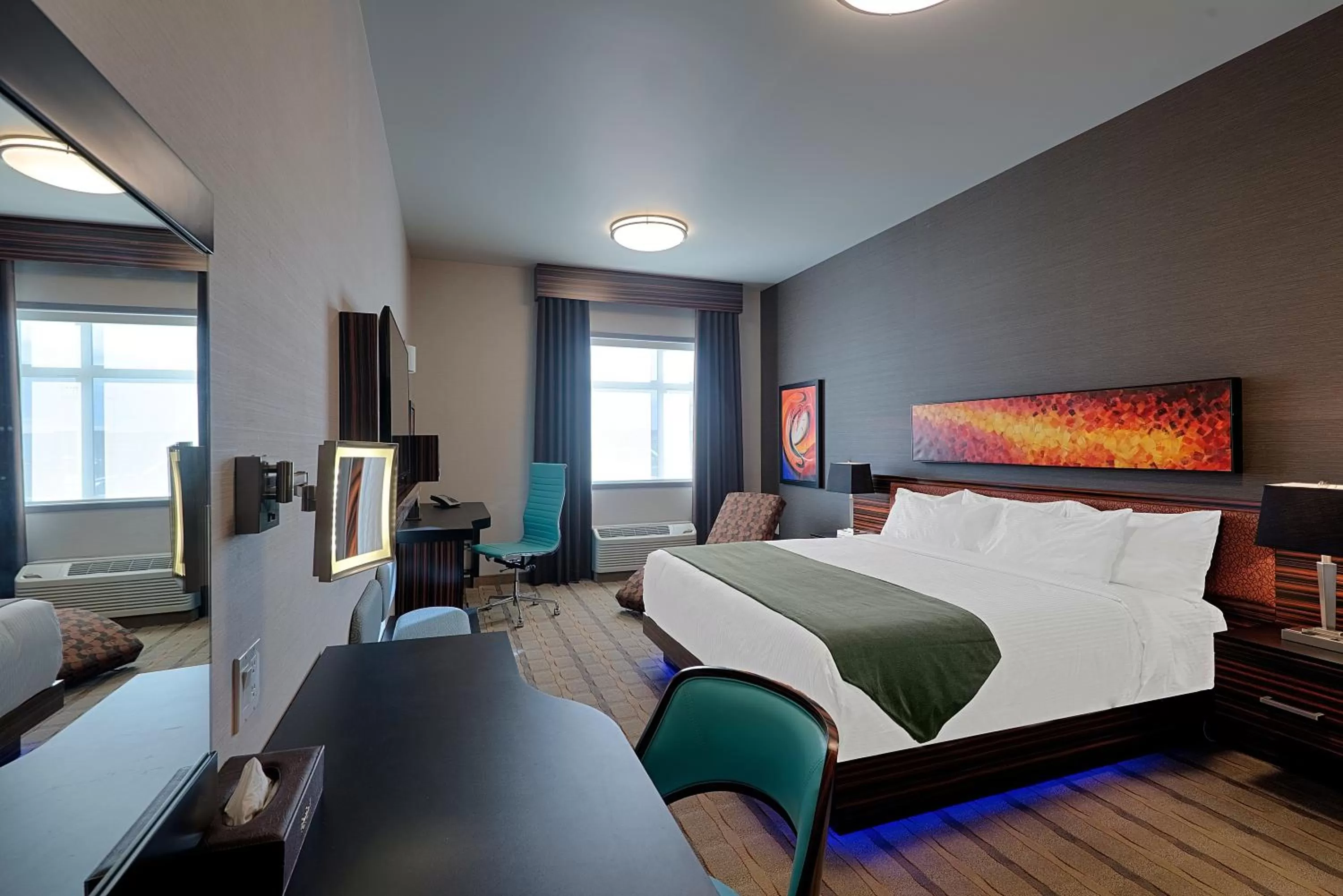 Deluxe King Room in Hotel Clique Calgary Airport