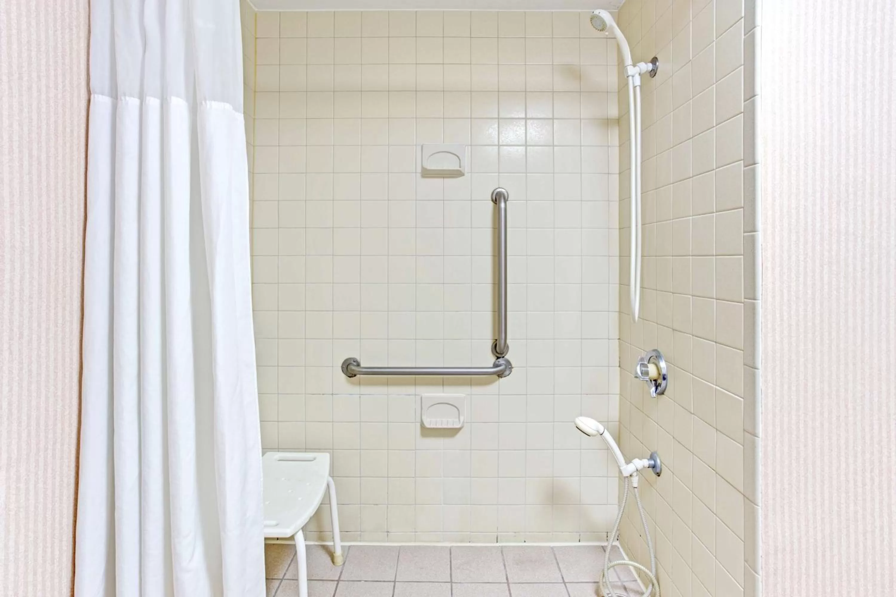 Double Room - Disability Access/Non-Smoking in Baymont by Wyndham Murfreesboro