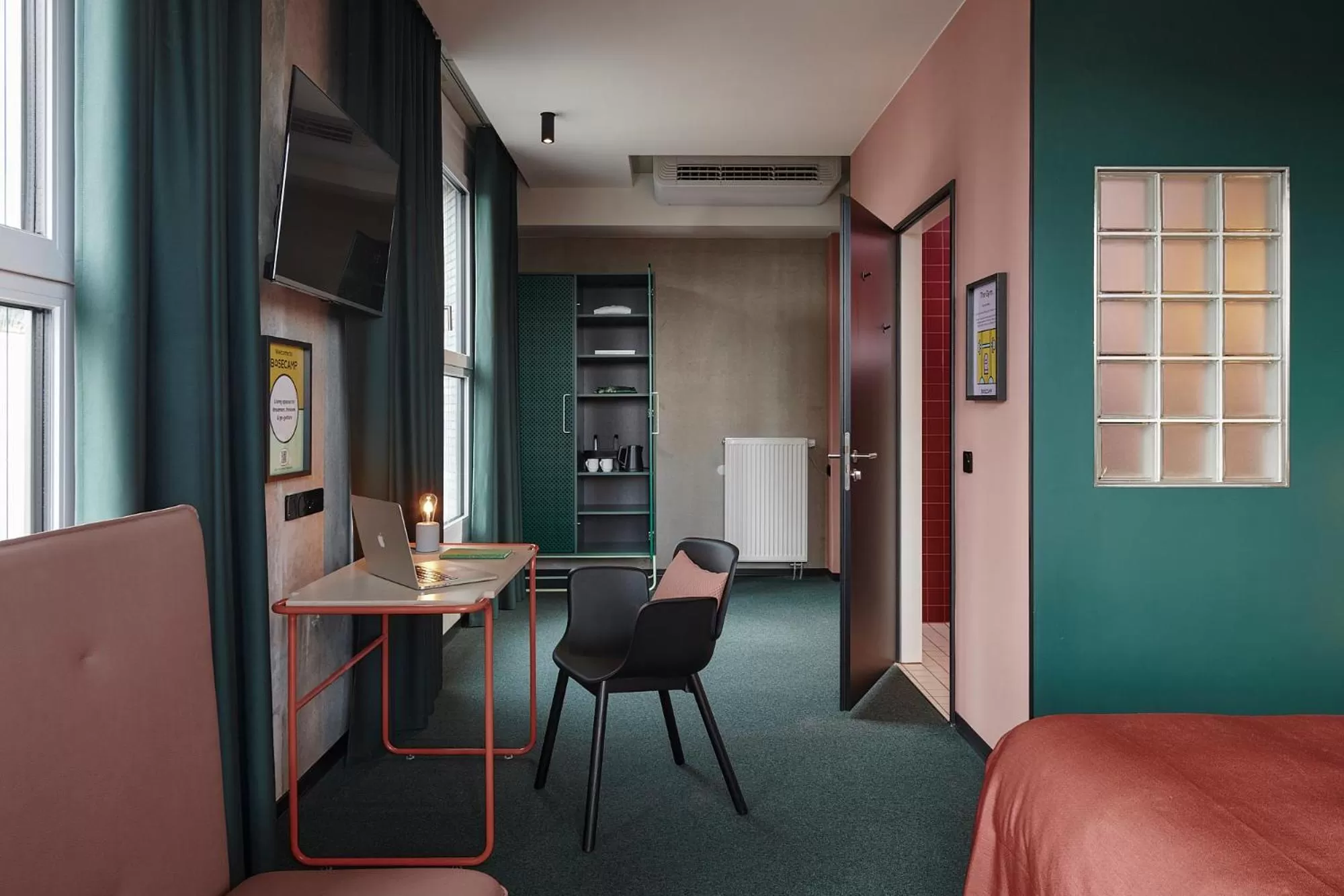 Large Double Room in Basecamp Hotel Dortmund