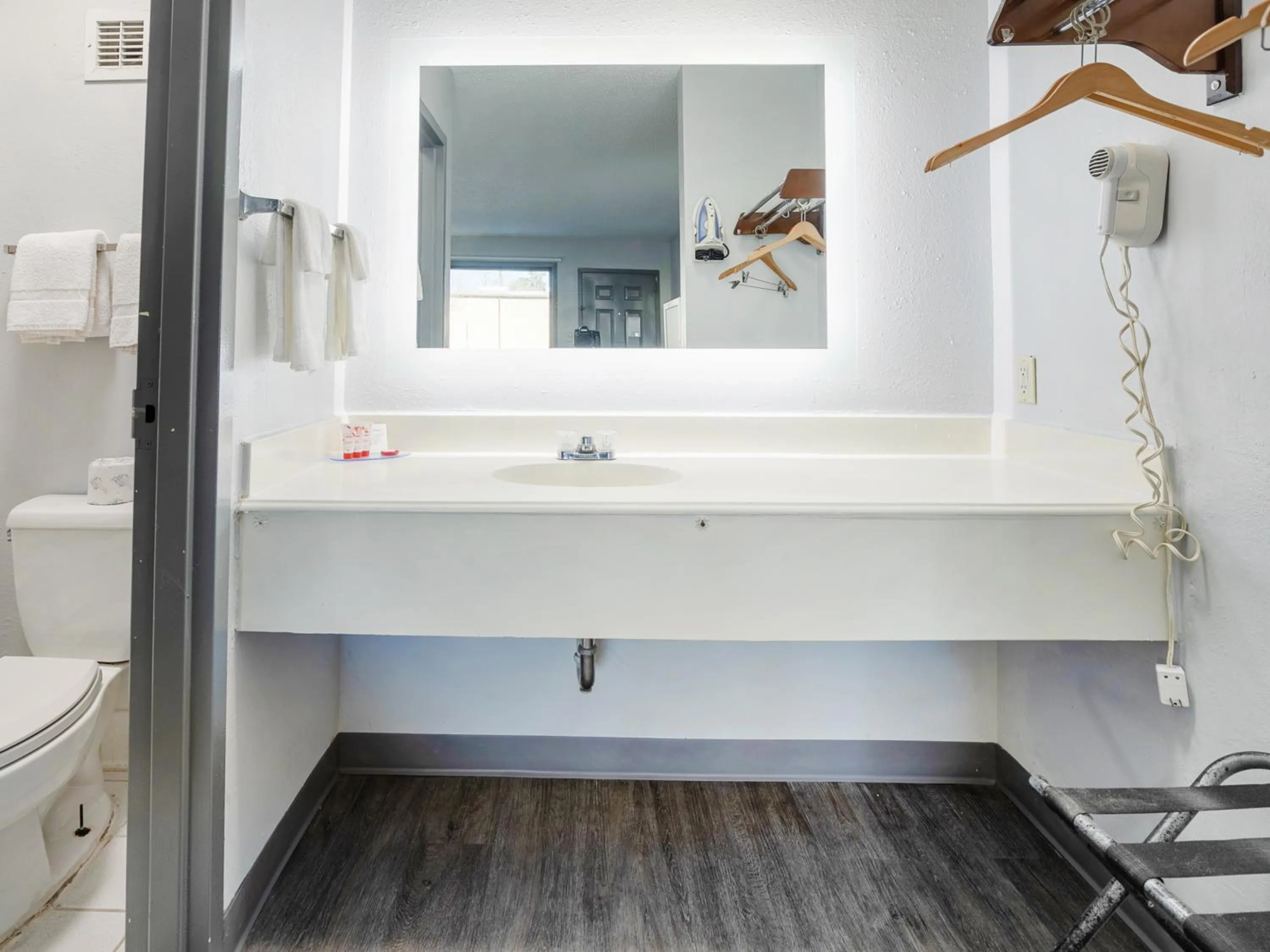 King Room in Quality Inn