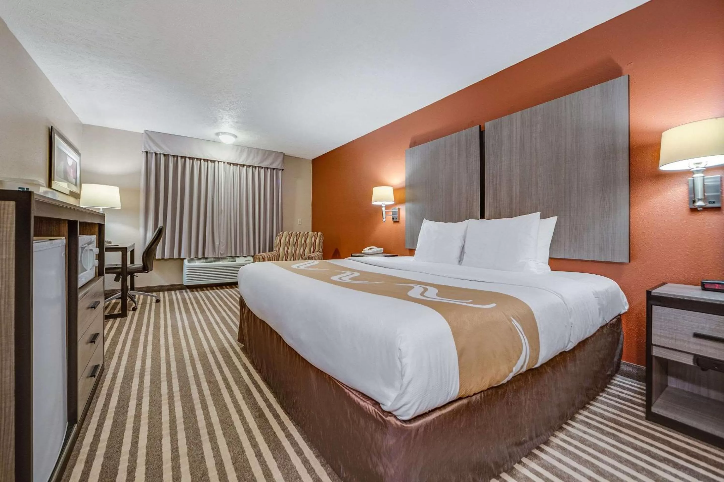 King Room - Non-Smoking in Quality Inn Hastings