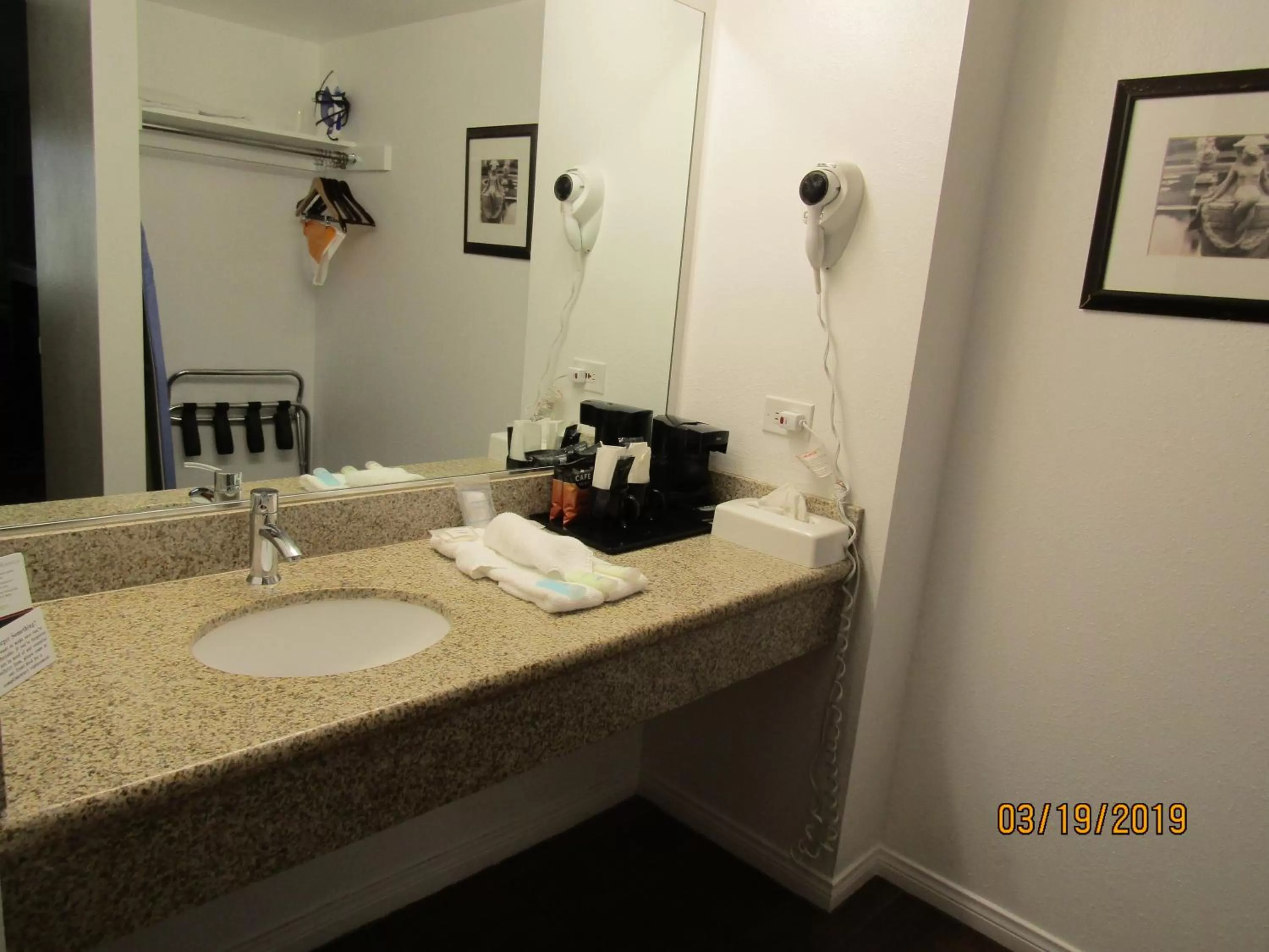 Standard Double Room with Two Double Beds in Clarion Inn Near China Lake Naval Station
