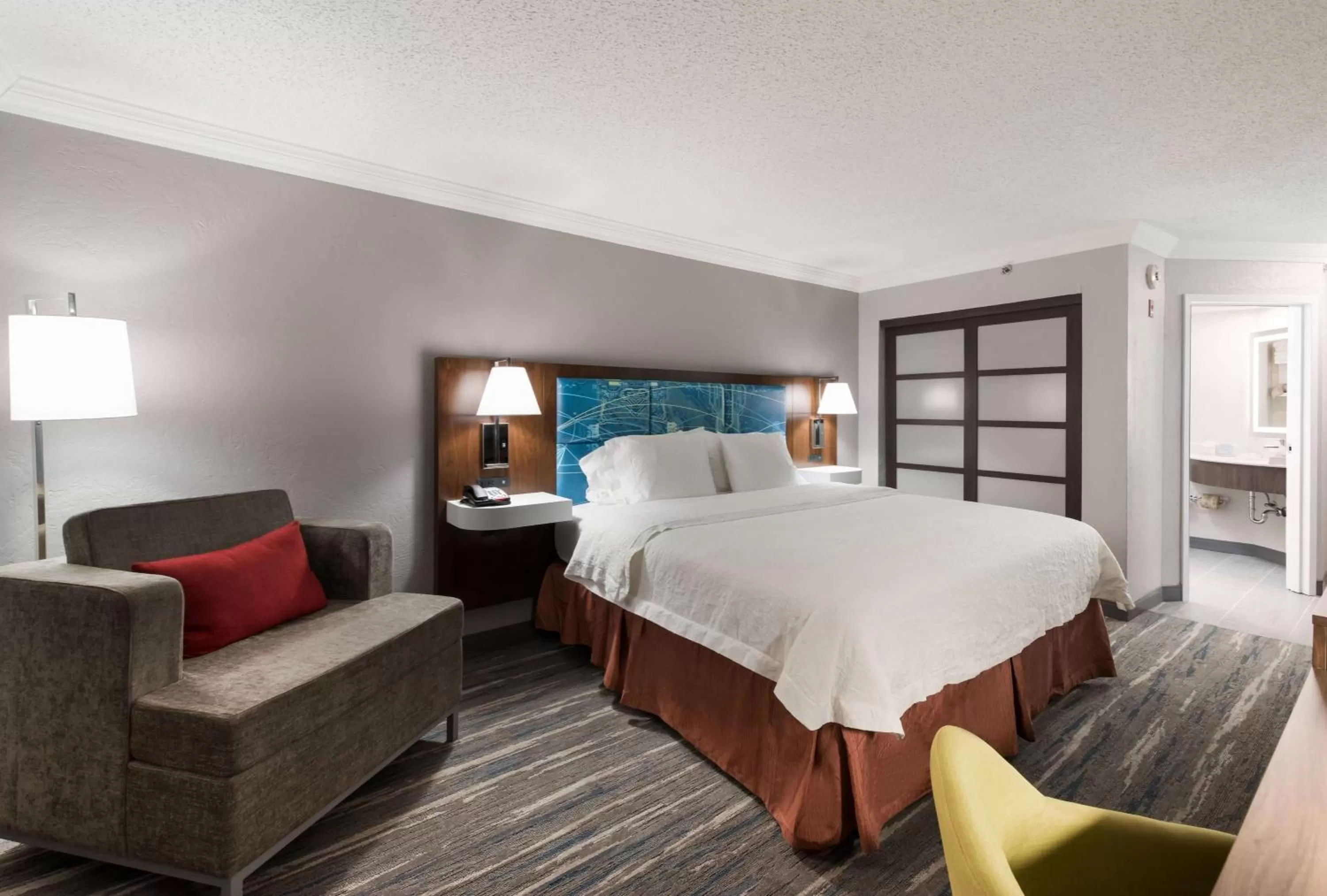 King Room with King Bed - Non-Smoking in Hampton Inn & Suites Chicago-Hoffman Estates