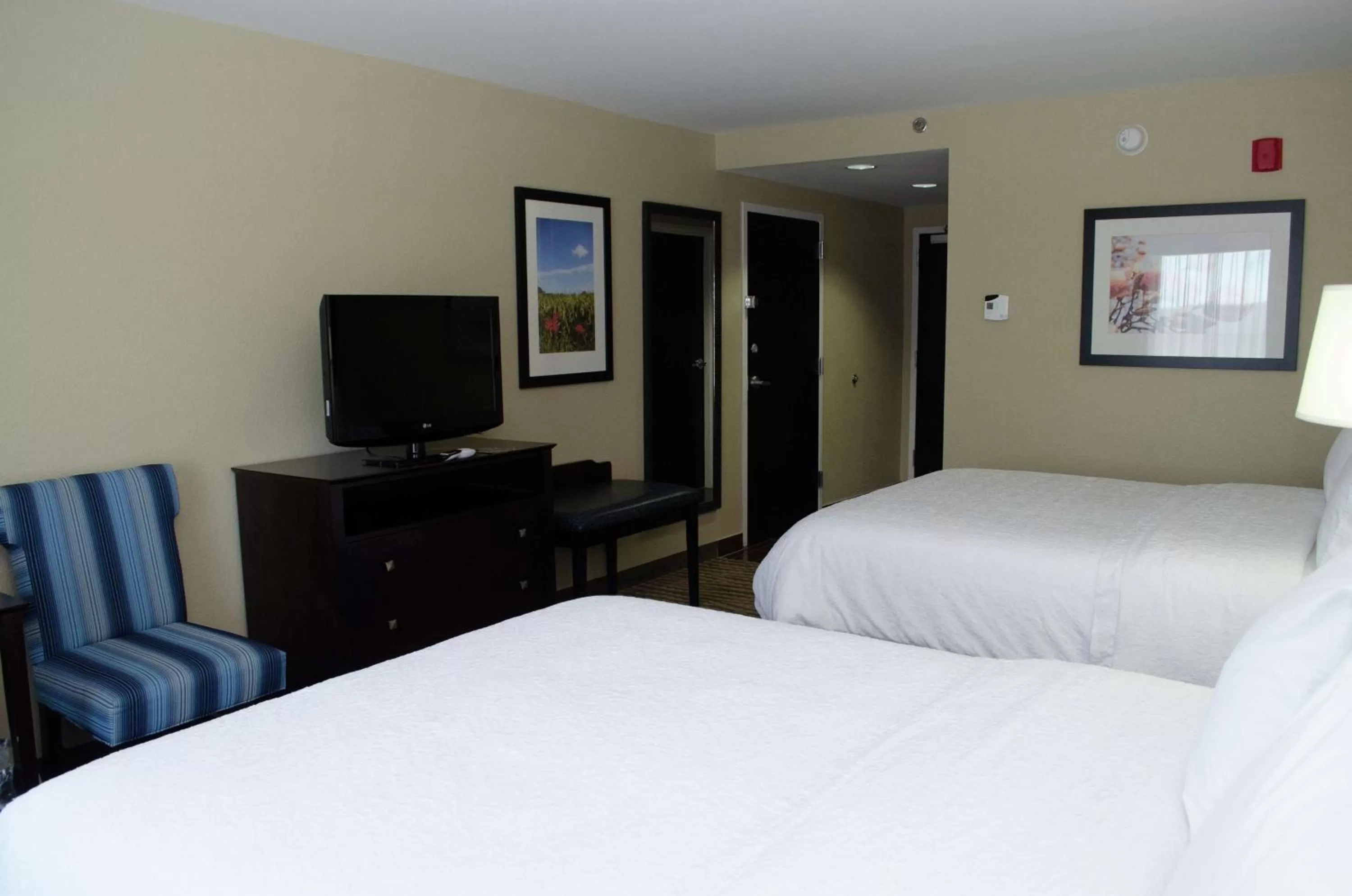 Room with Two Queen Beds - Non-Smoking in Hampton Inn Thomson