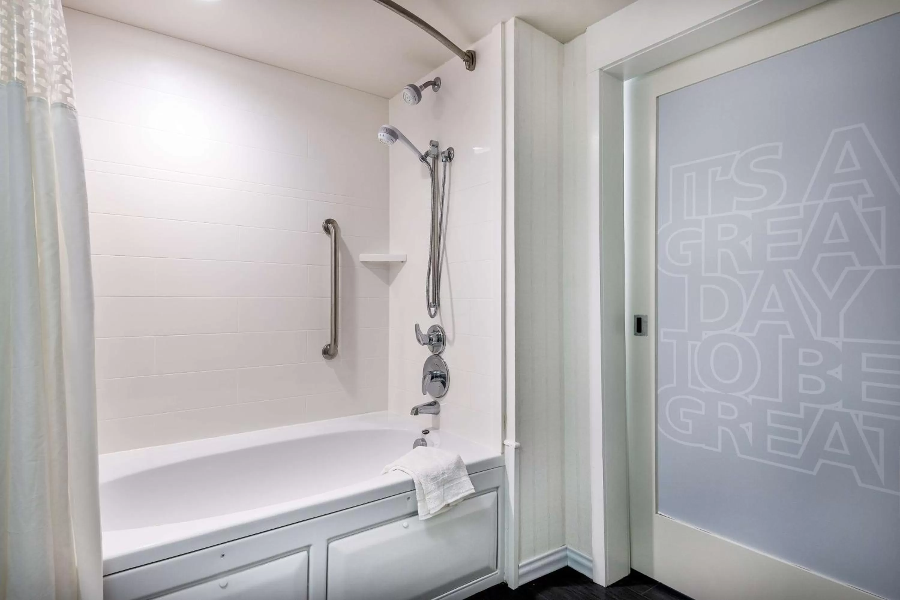 One-Bedroom King Suite with Fireplace - Non-Smoking  in Hampton Inn & Suites Florence Center