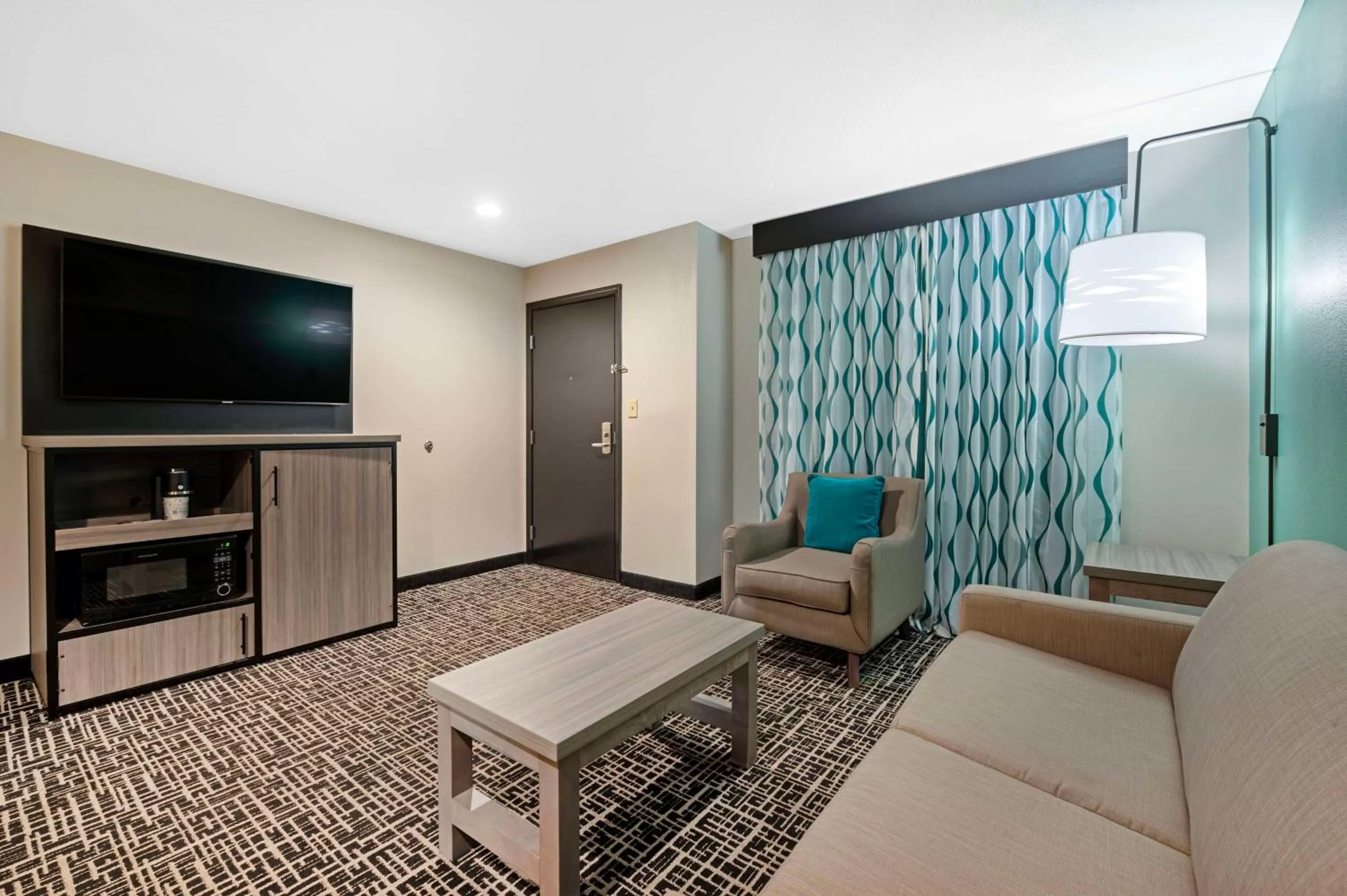 Two-Bedrooms King Suite in Best Western Plus Greenwood Indy South Inn