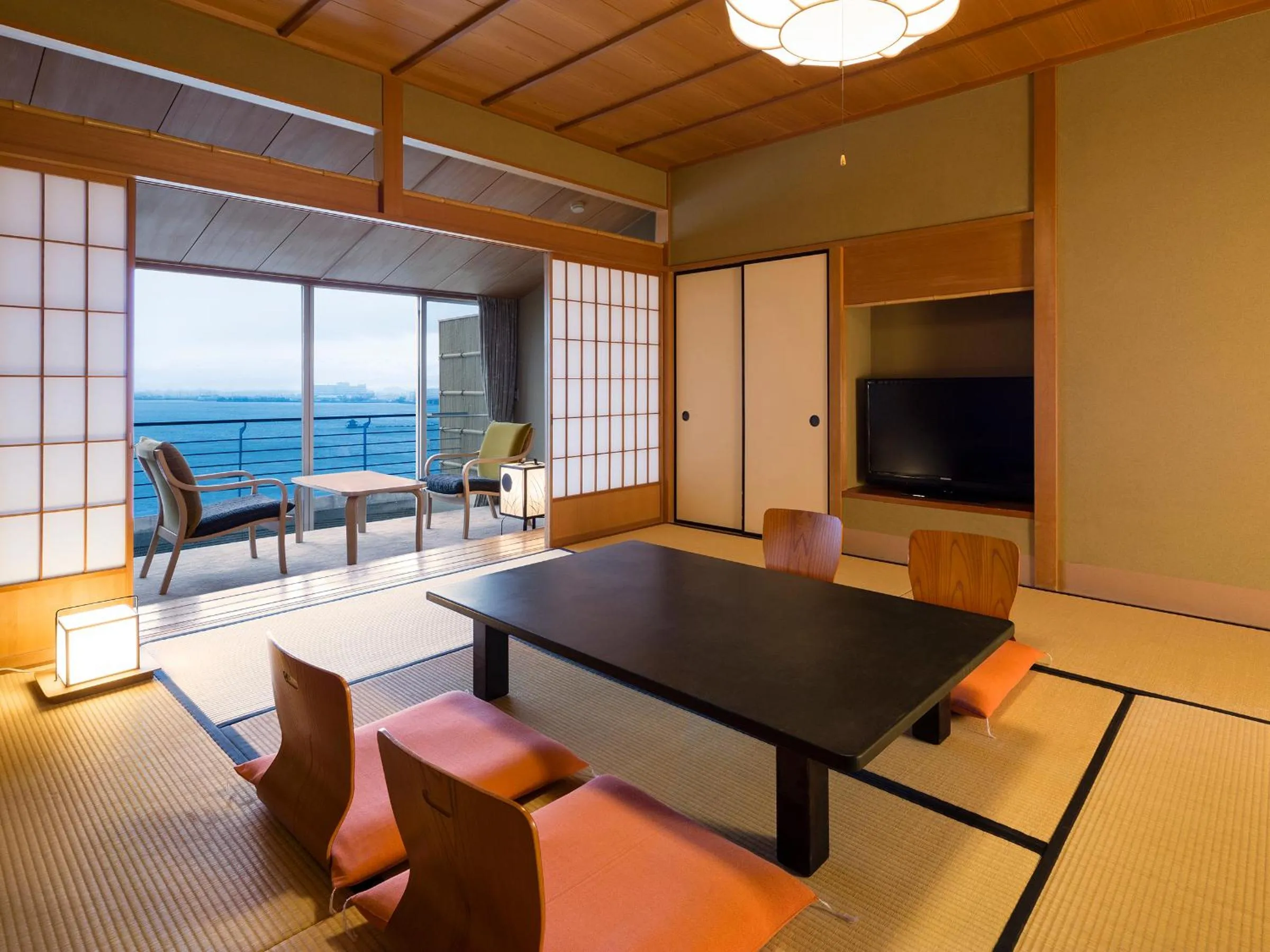 Suite with Lake View - single occupancy in APA Hotel & Resort Kaga Katayamazu Onsen Kasuikyo