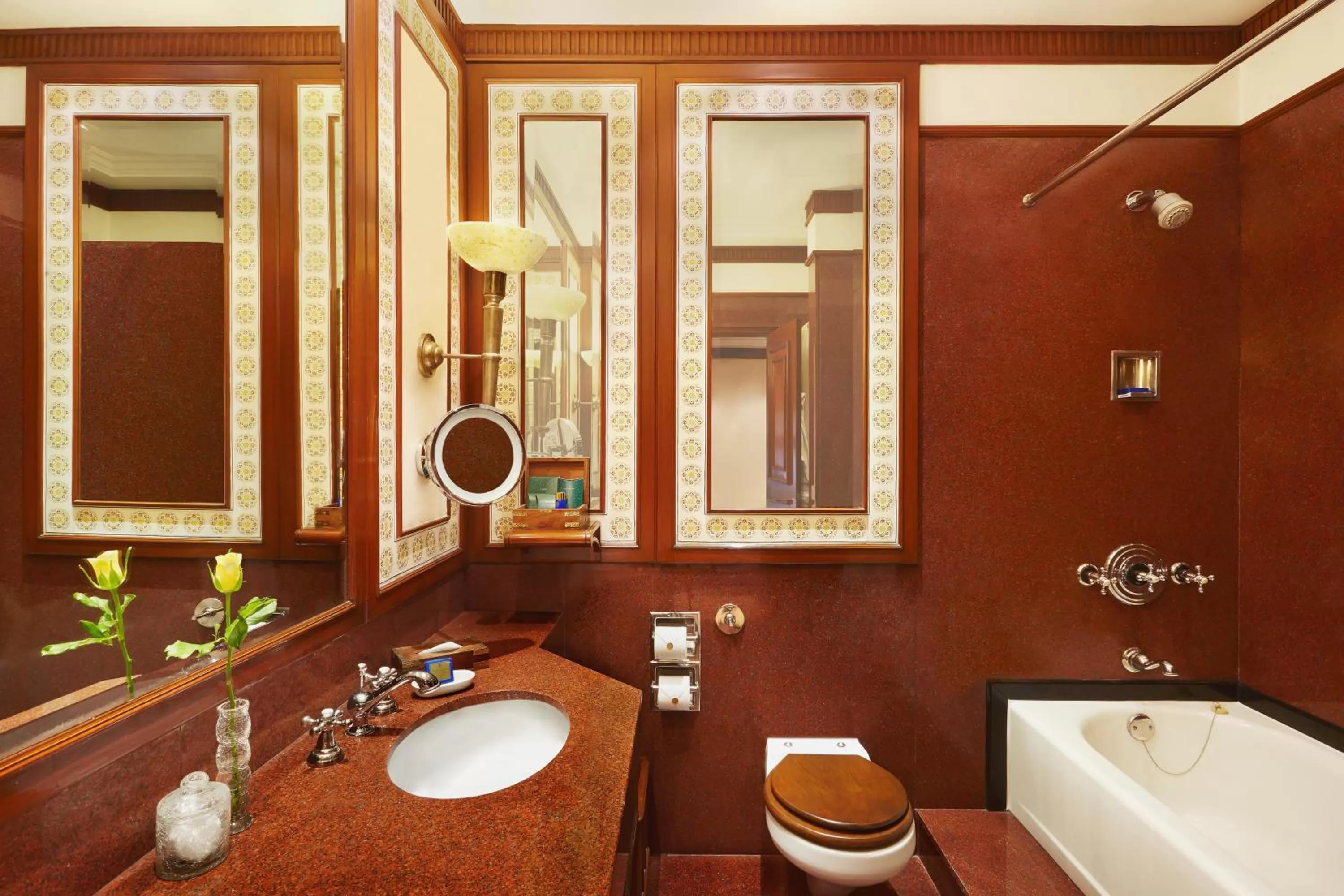 Deluxe Suite With Two Way Airport Transfers in The Oberoi Grand Kolkata