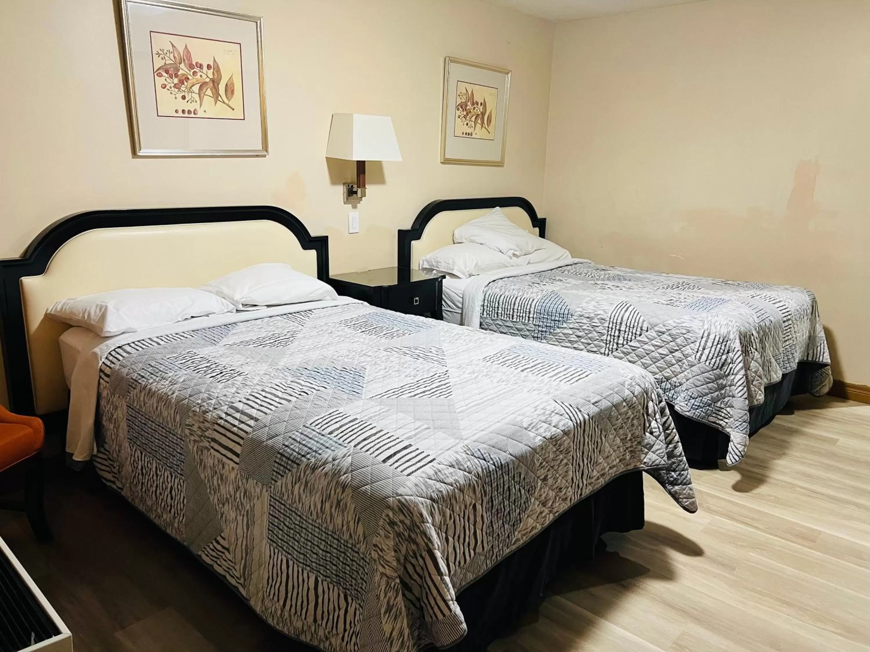 Standard Room with Two Double Beds - Non Smoking in Sunset Inn