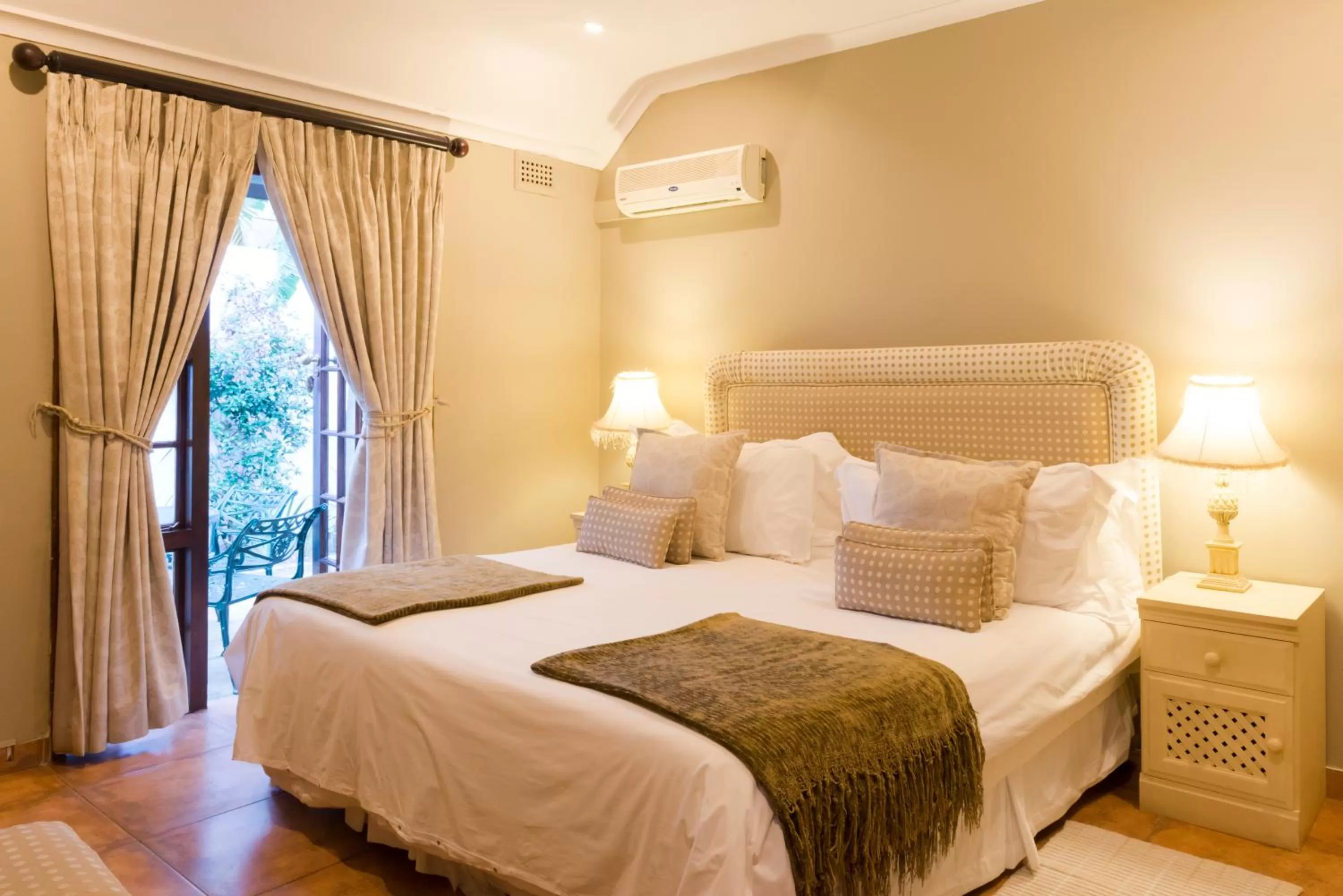 Suite in Five Burnham Guest House