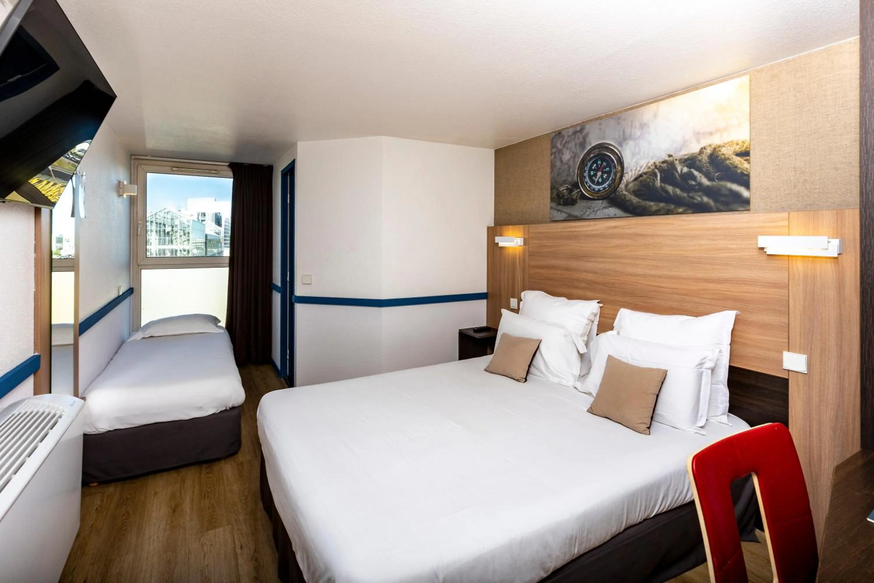 Triple Room with 1 Double Bed and 1 Single Bed in ibis Styles Colombes Paris Ouest (Ouverture Octobre 2025)