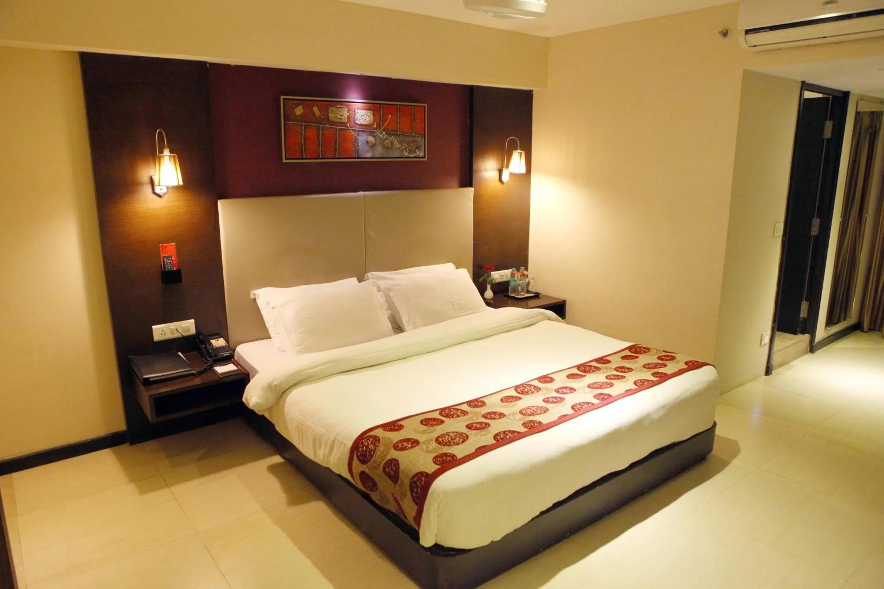 Standard Single Room - single occupancy in Lords Plaza Surat