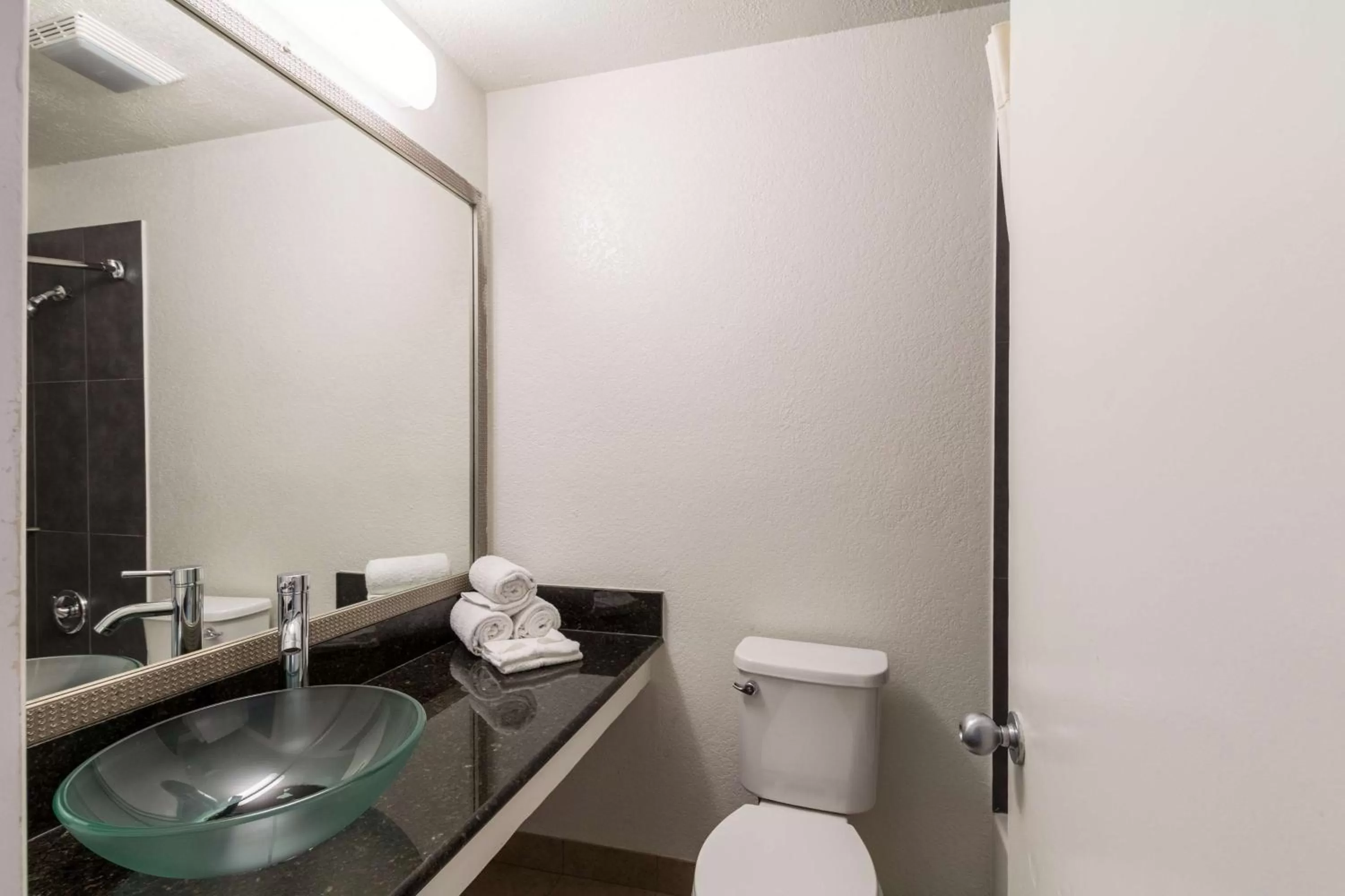 Standard Suite - Non-Smoking in Studio 6-Arlington, TX