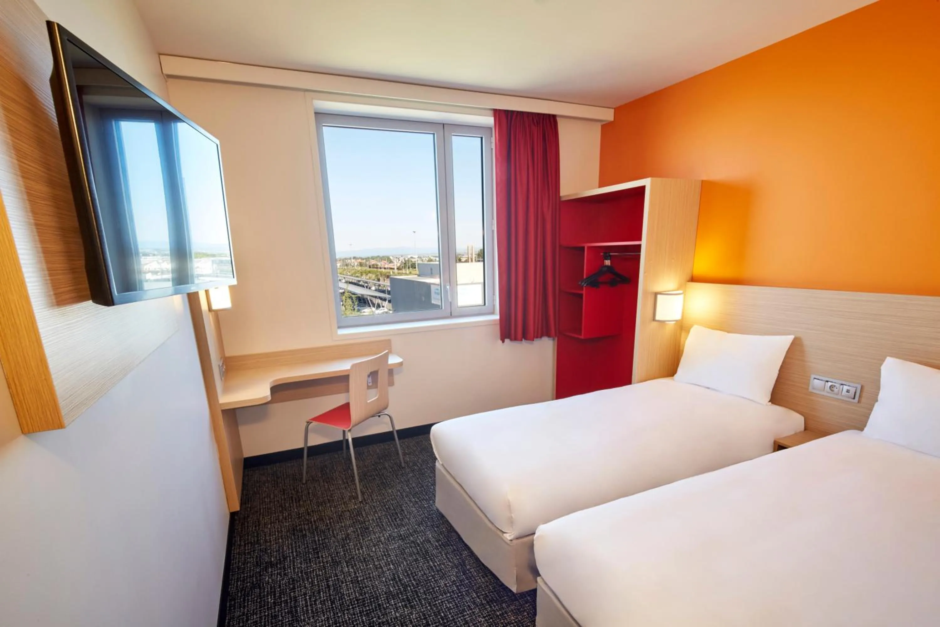 Standard Twin Room in Kyriad ECO - Clermont Ferrand Estaing
