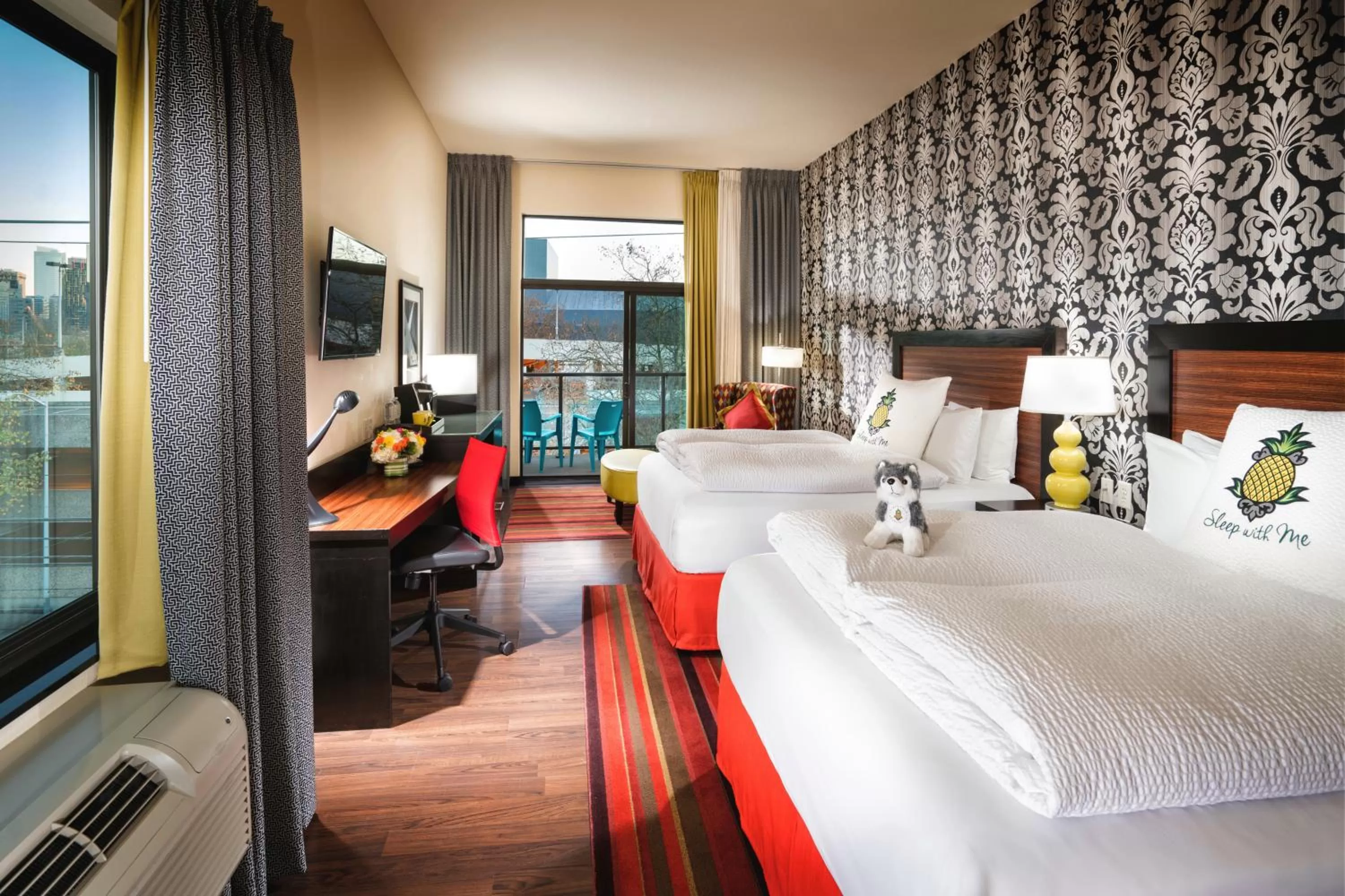 Photo of the whole room, Bed in Staypineapple, The Maxwell Hotel, Seattle Center Seattle