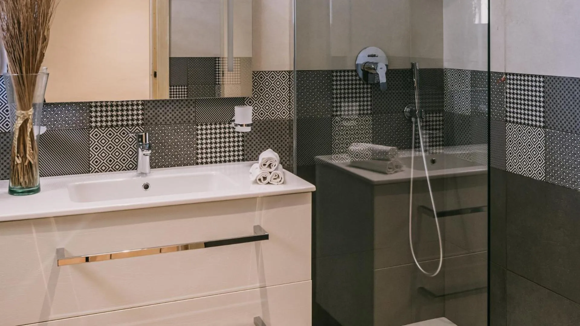 Standard Queen Room in MClub Del Golfo