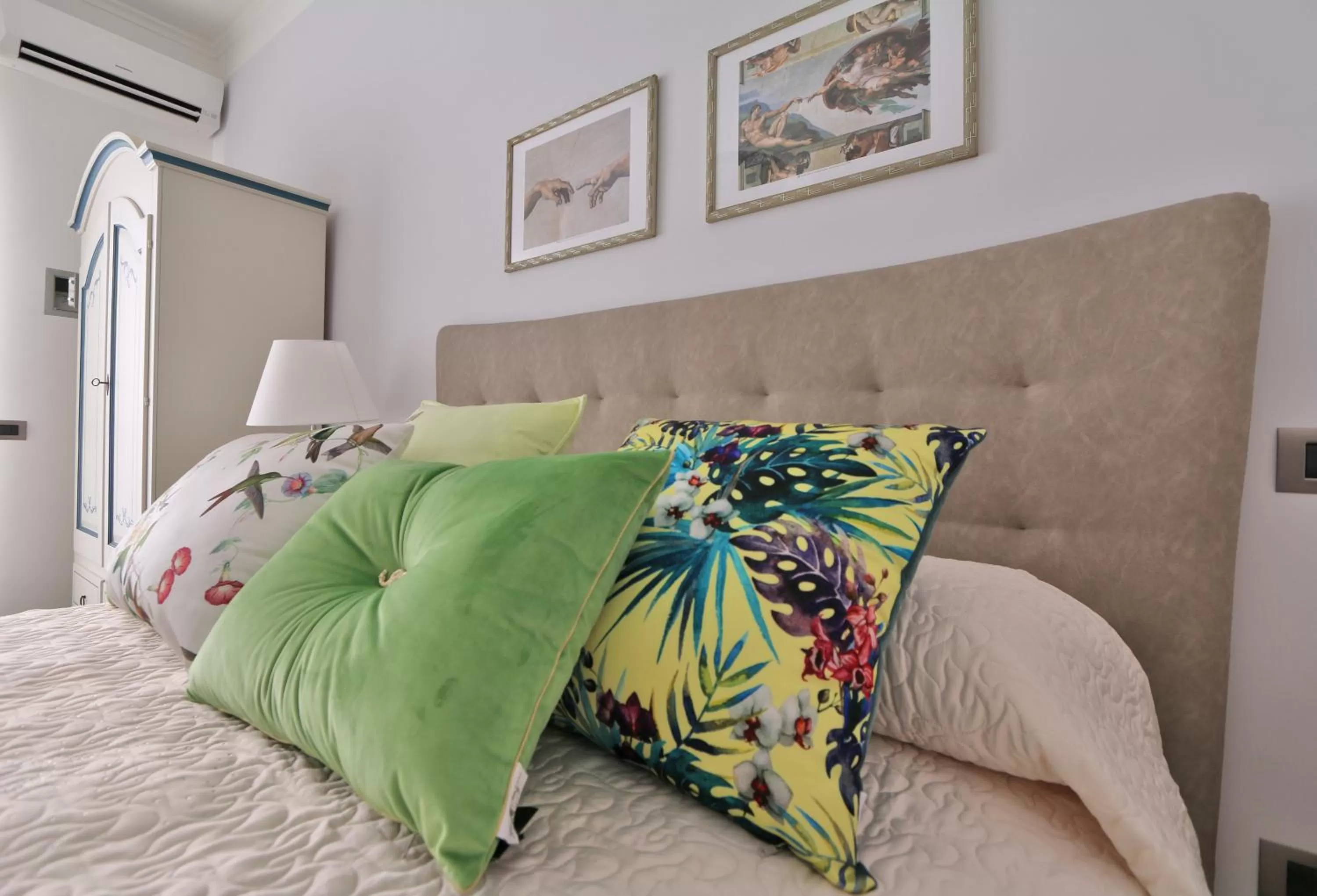 King Room with Balcony in SOLIDEA BNB