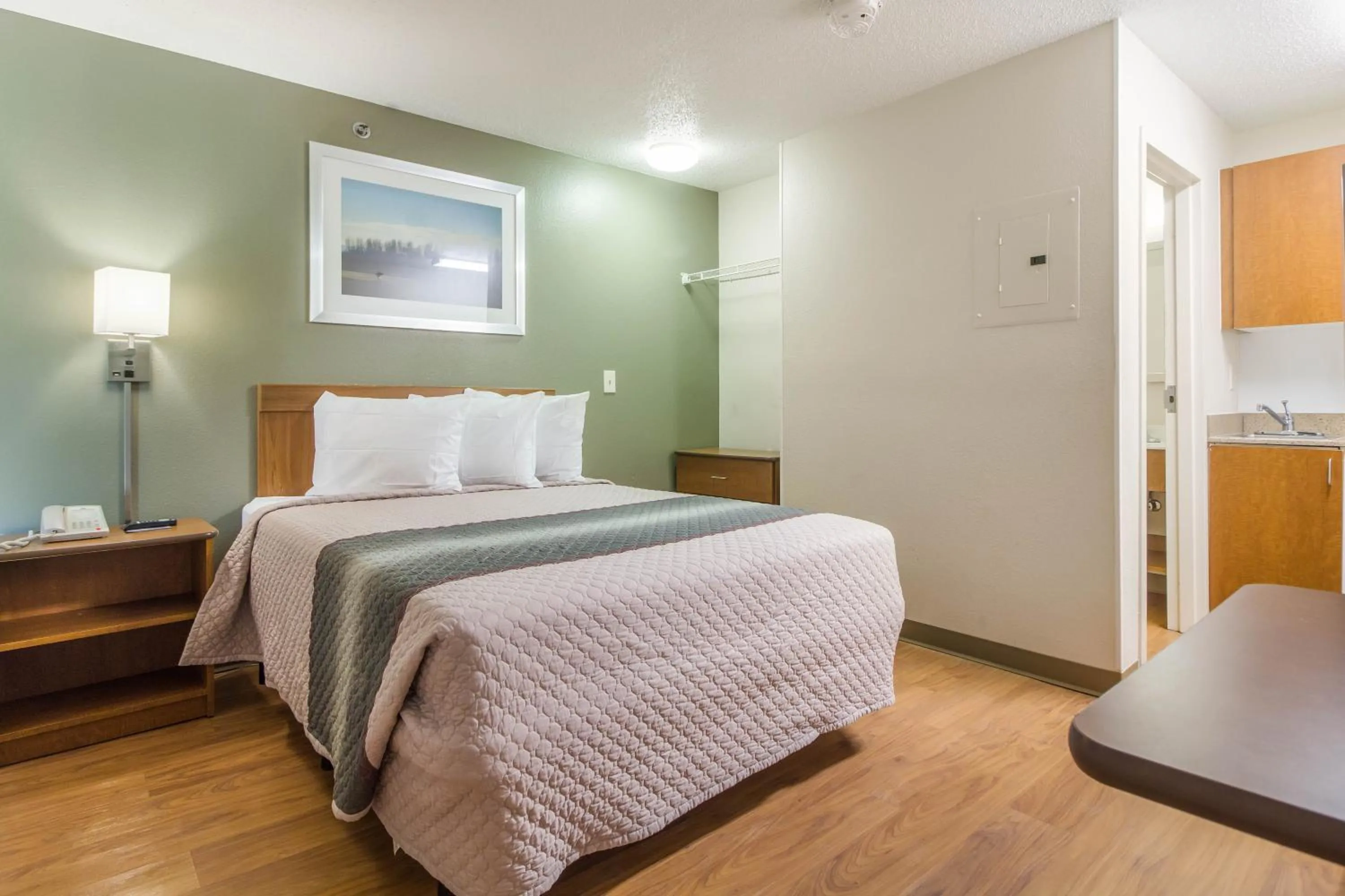 Studio One Double Room Non-Smoking in HomeTowne Studios by Red Roof Houston - Northwest