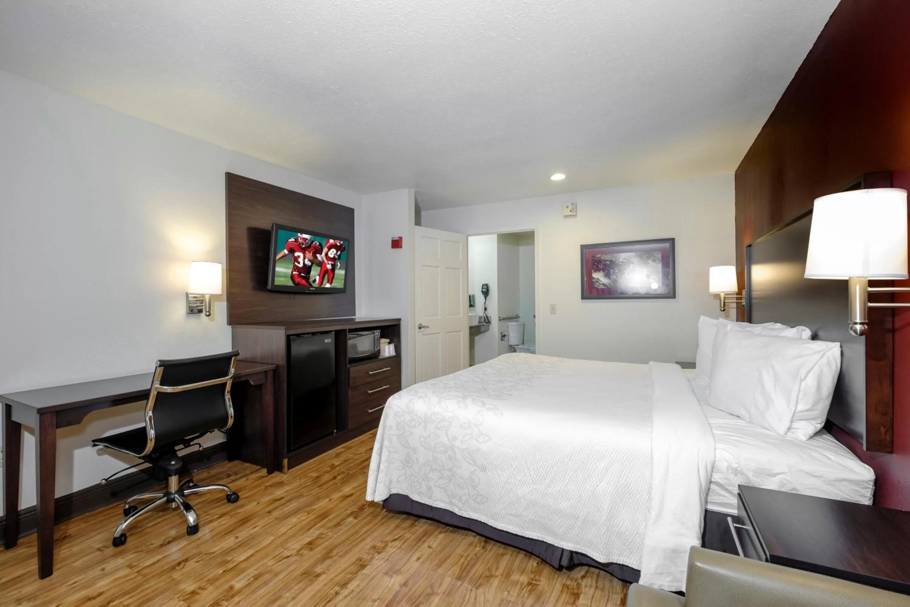 Superior King Room - Disability Access/Roll-in Shower Smoke Free in Red Roof Inn PLUS+ Hammond