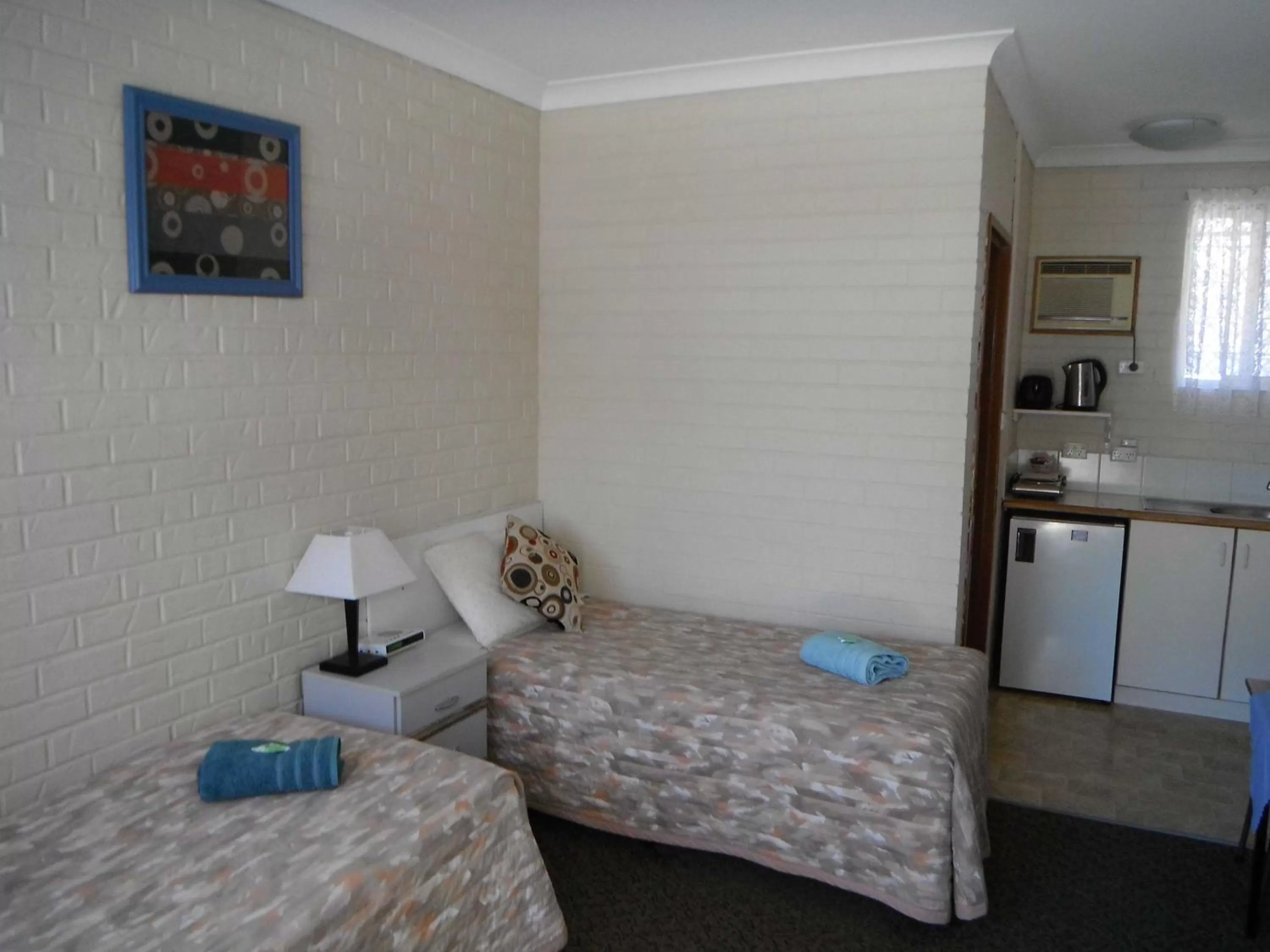 Twin Room in Bondi Motel