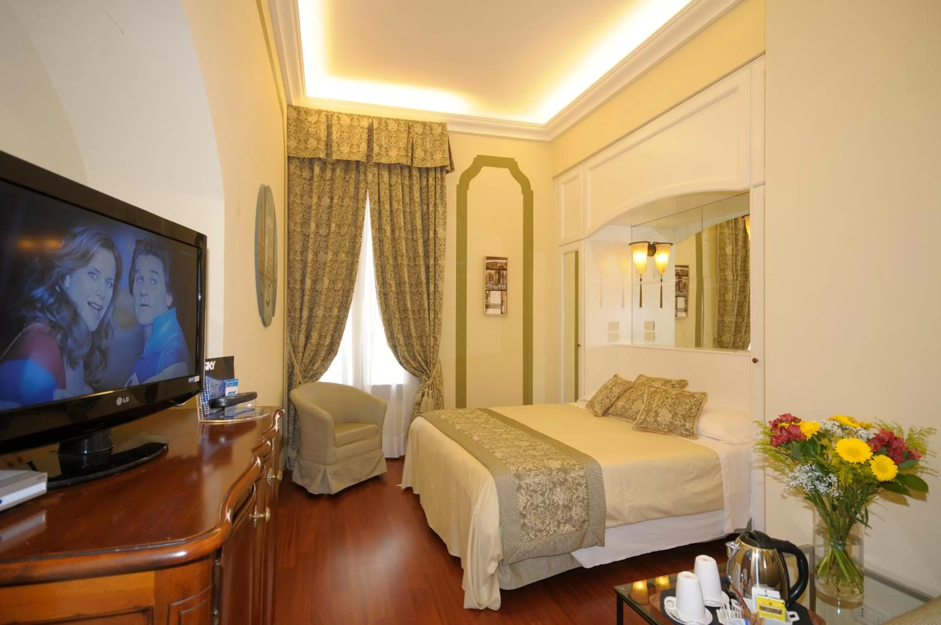 Double or Twin Room with Canal View in Hotel Le Isole
