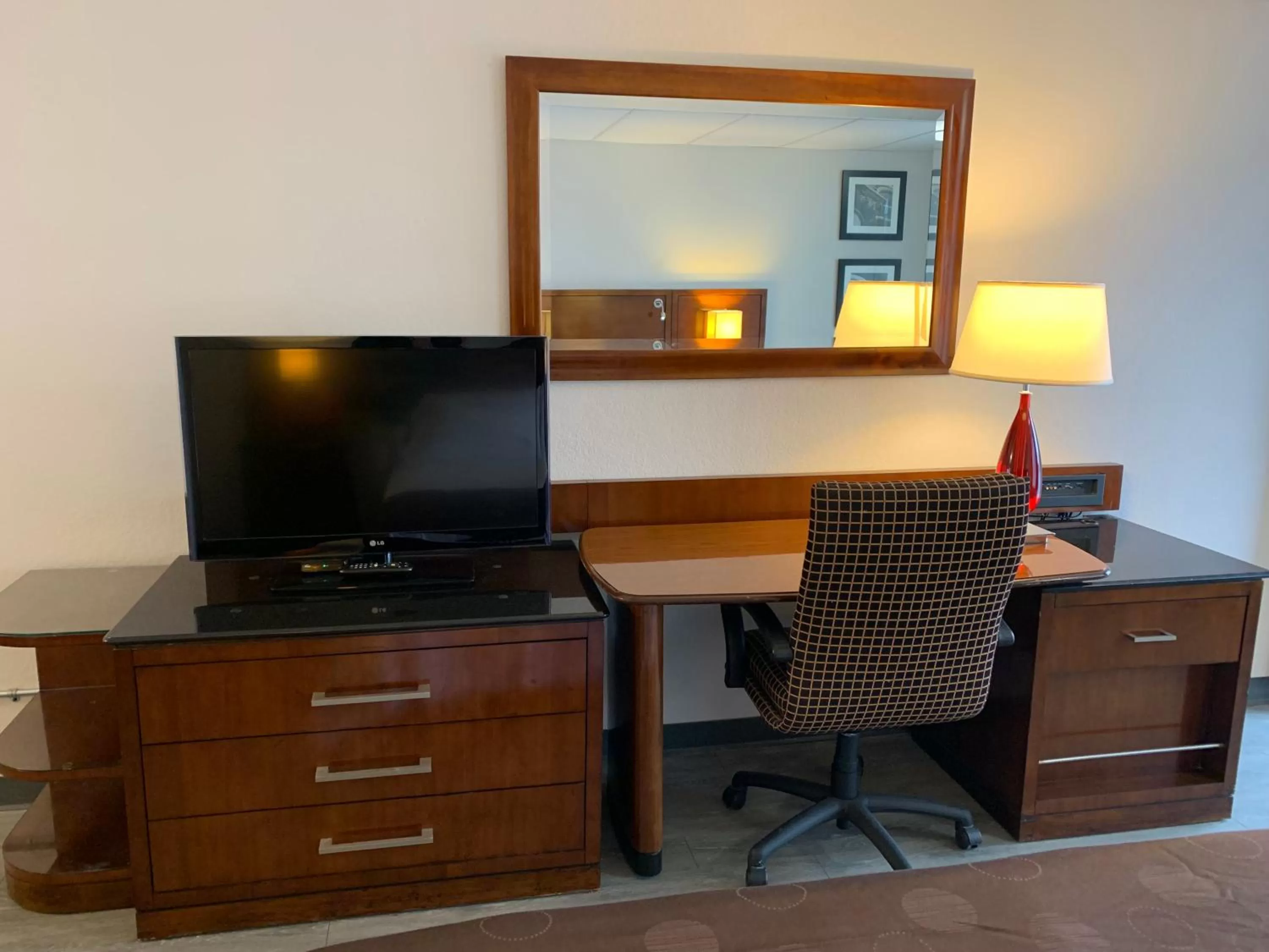 Standard Queen Room in The Branson Welcome Inn