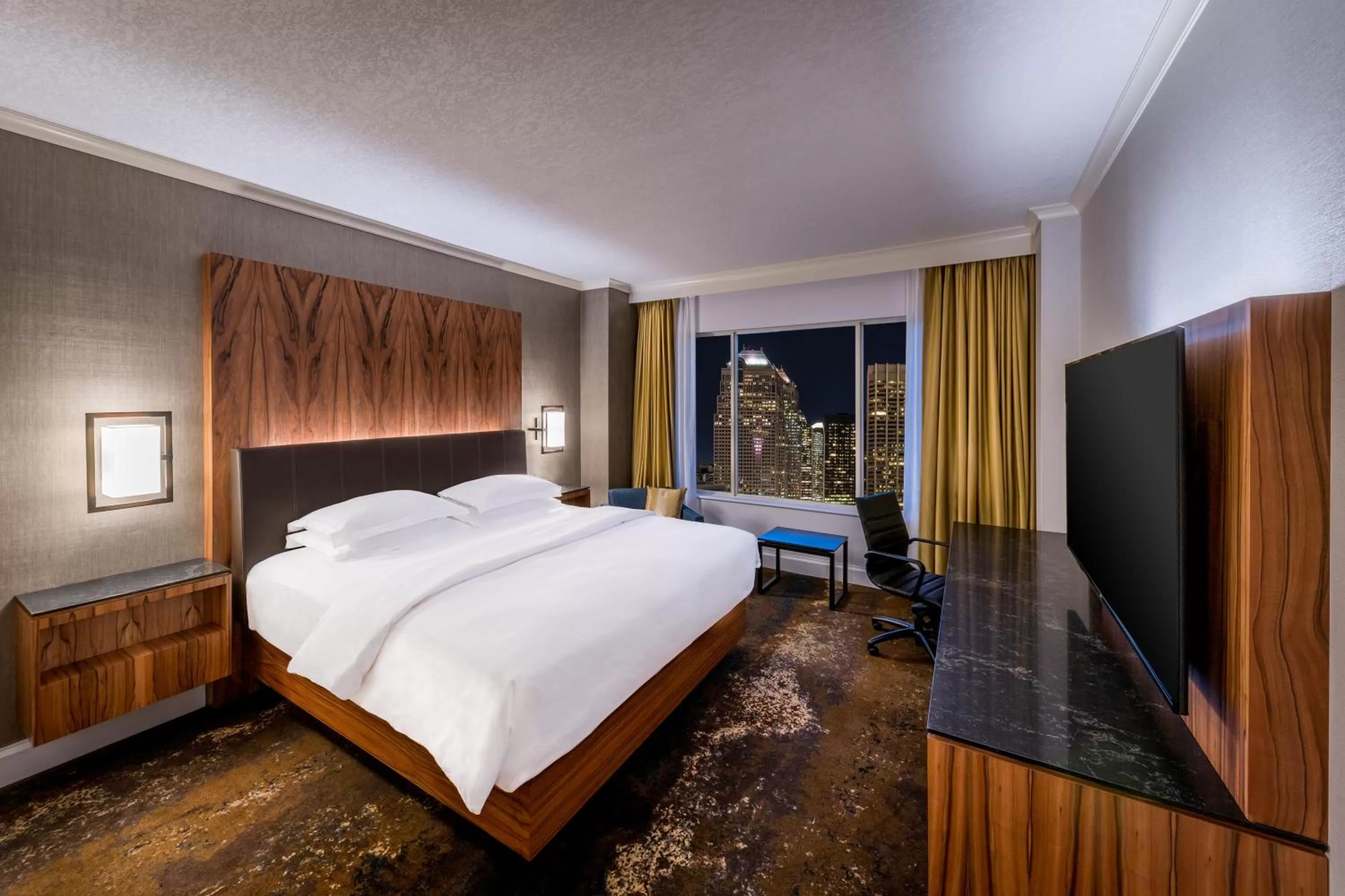 King Room in Hyatt Regency Calgary